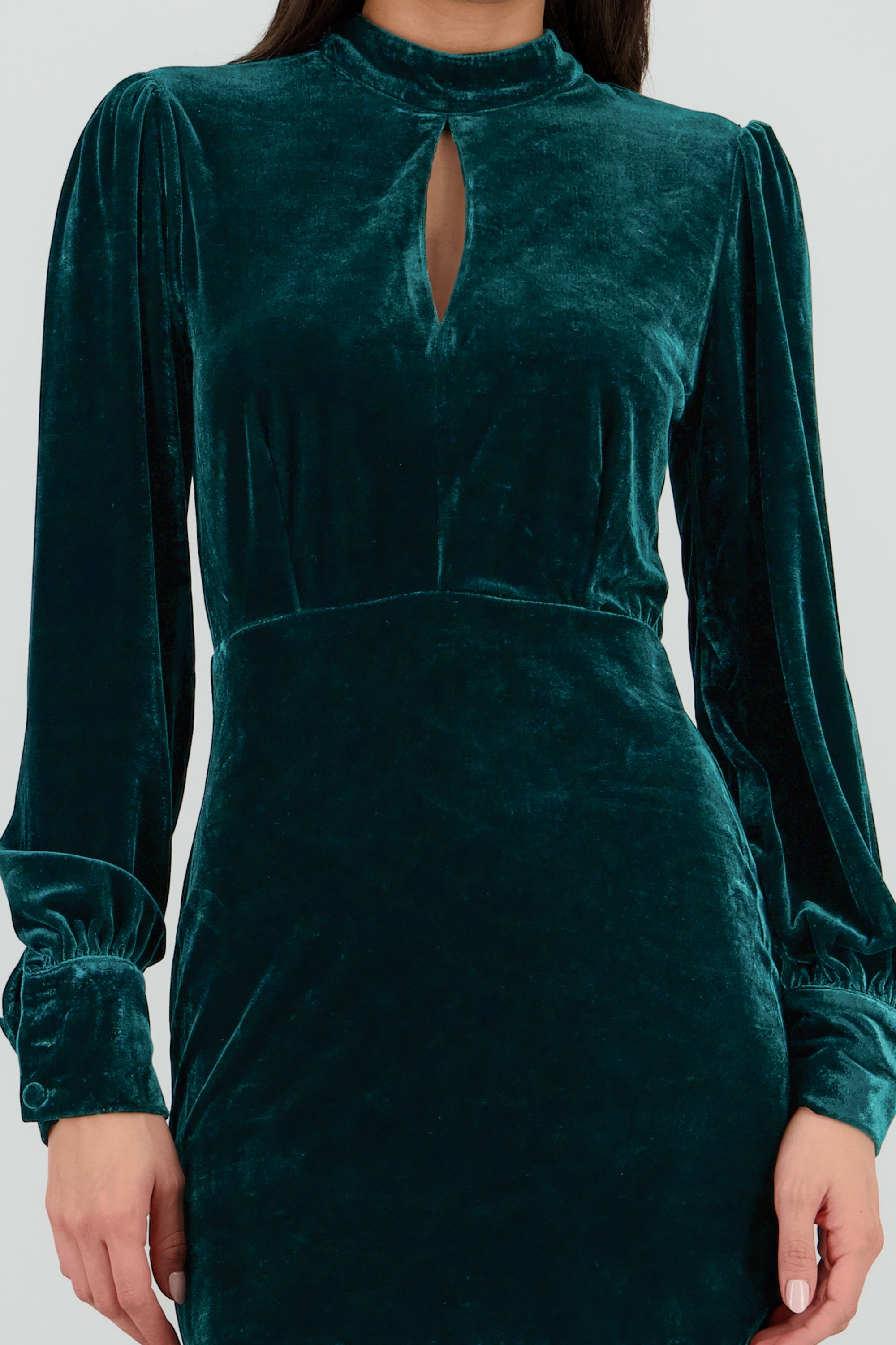 Vestido mini manga larga de velvet VERDE CAZADOR