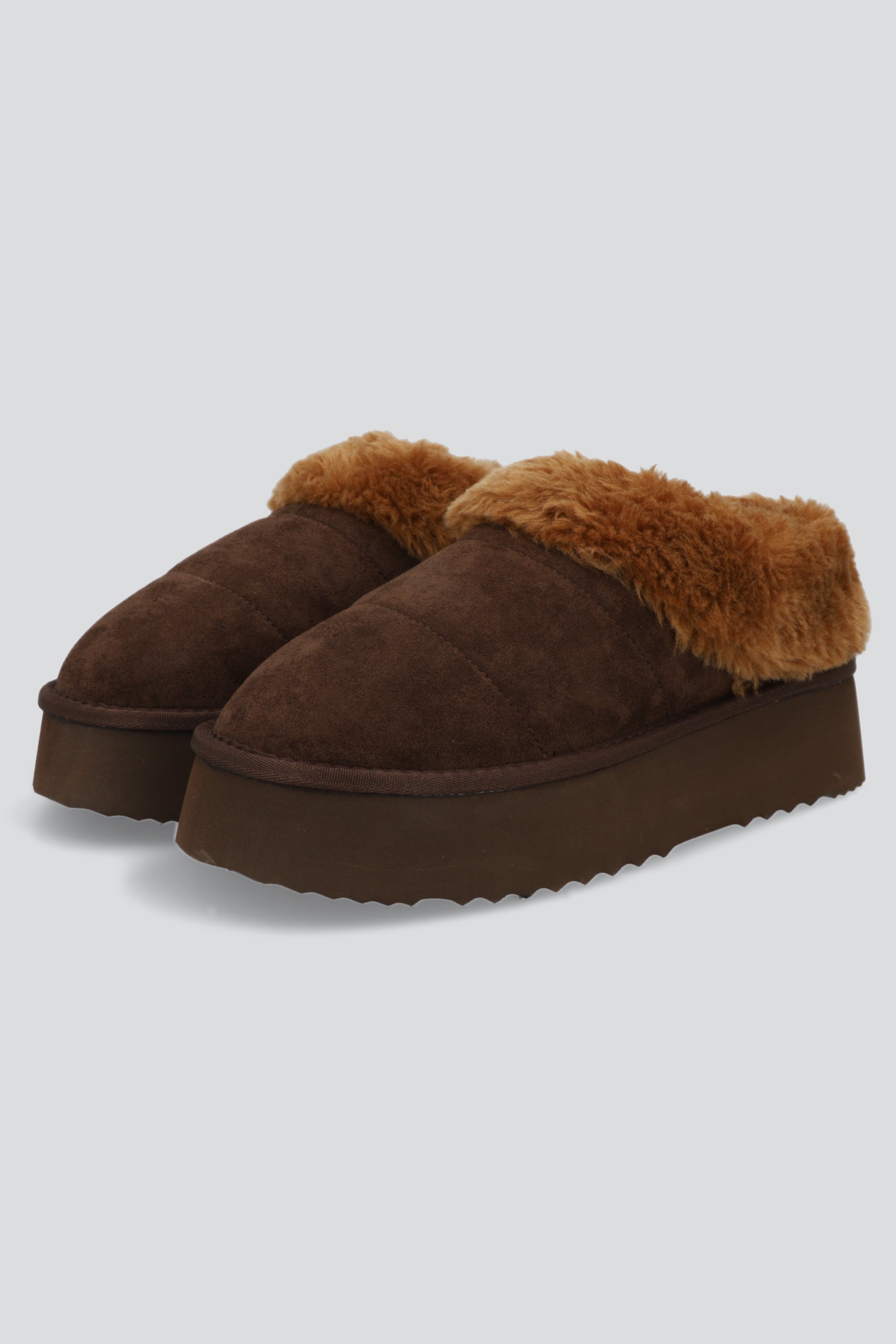 Pantufla mula peluda divicion CAFE