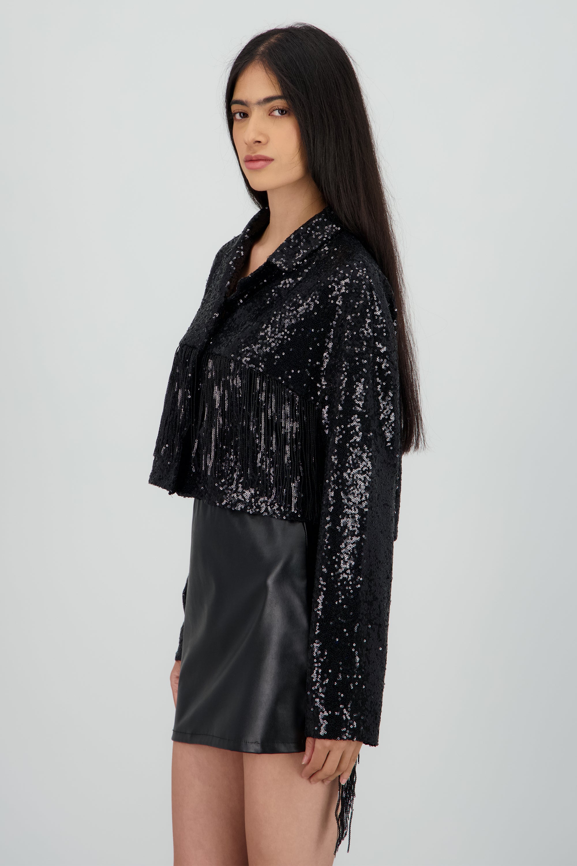 Chamarra crop fringe con brillos NEGRO