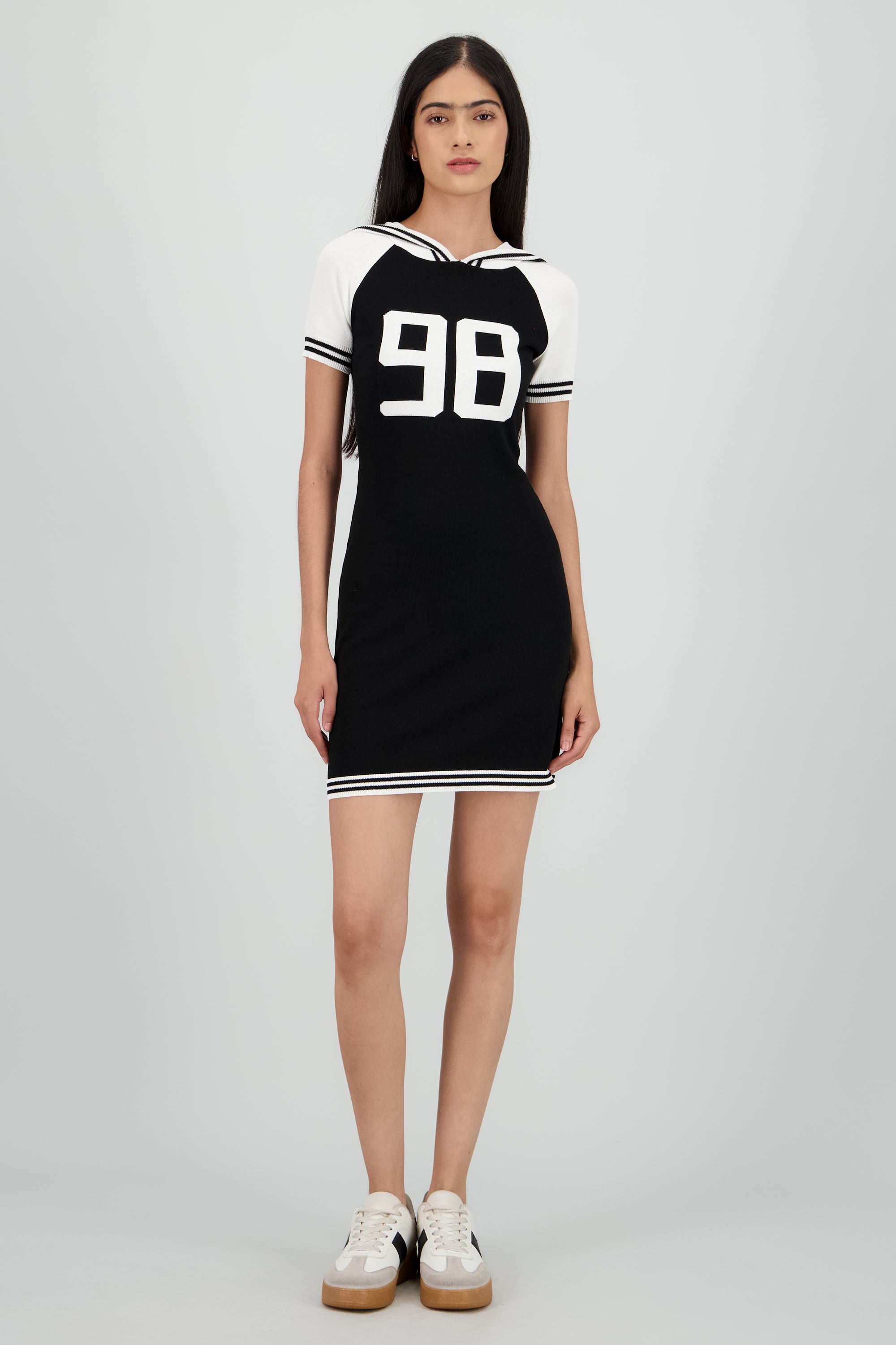 Vestido tejido contraste con gorro NEGRO COMBO