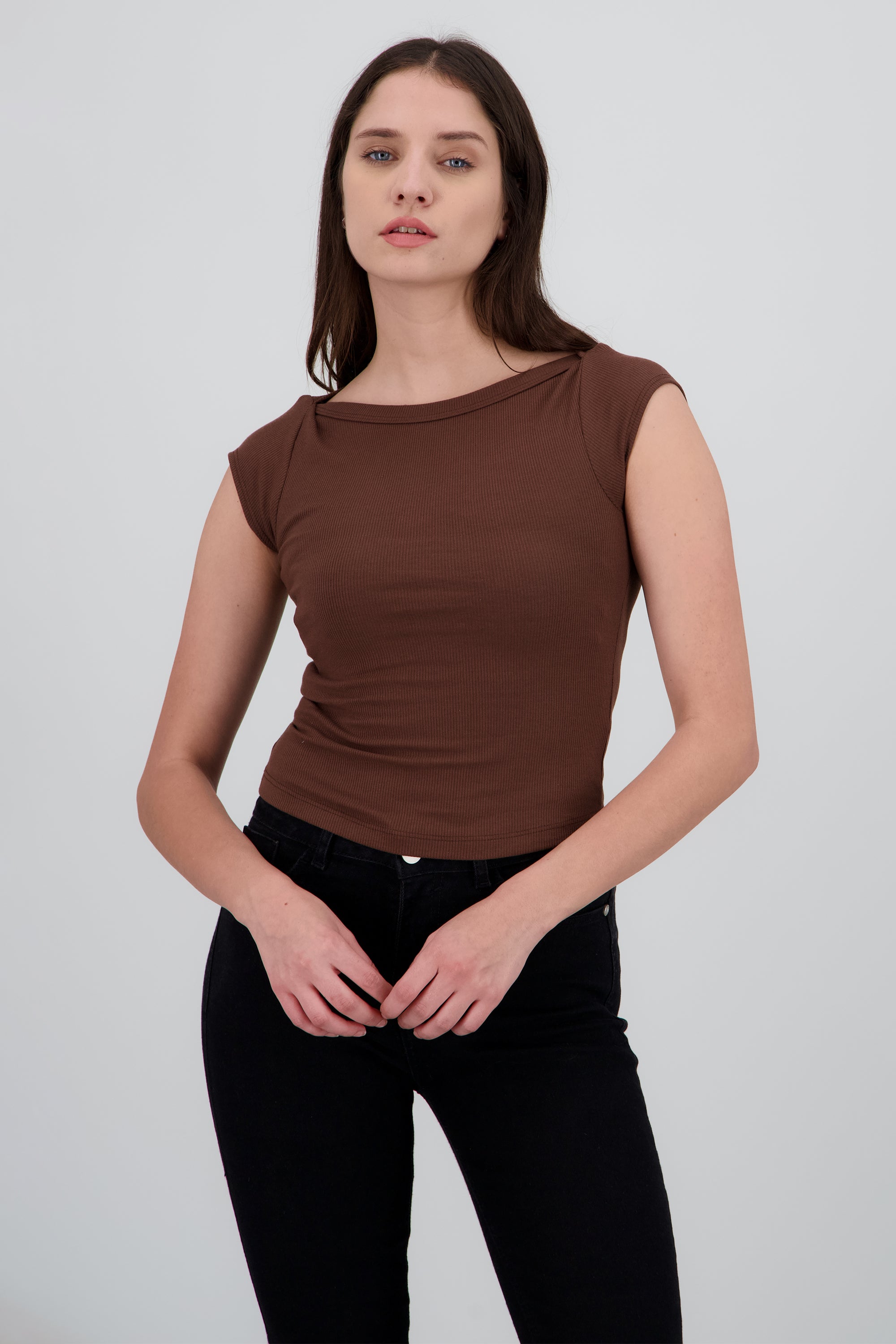 Top manga casquillo escote barco CHOCOLATE