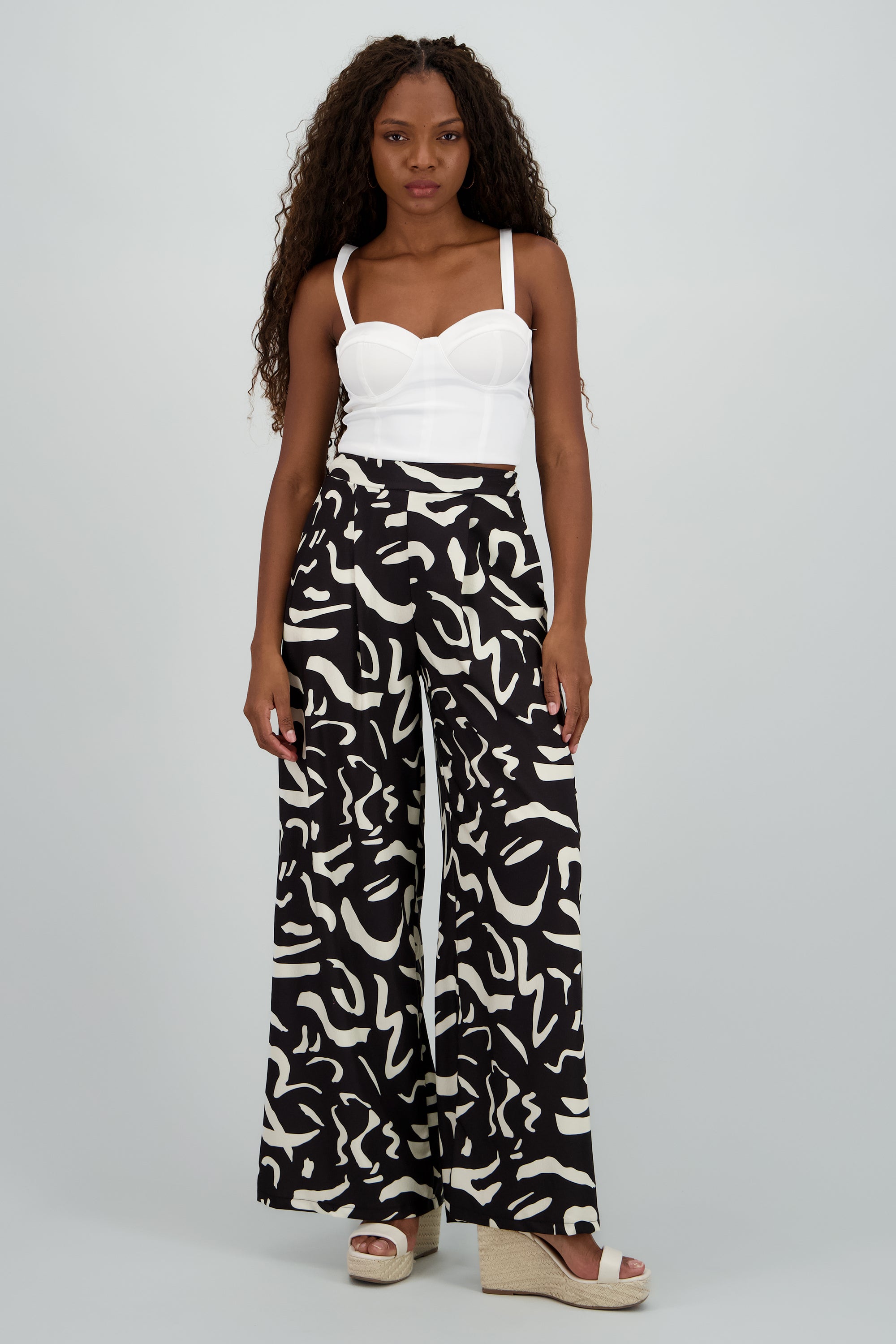 Pantalon amplio detalle pinzas estampado NEGRO COMBO