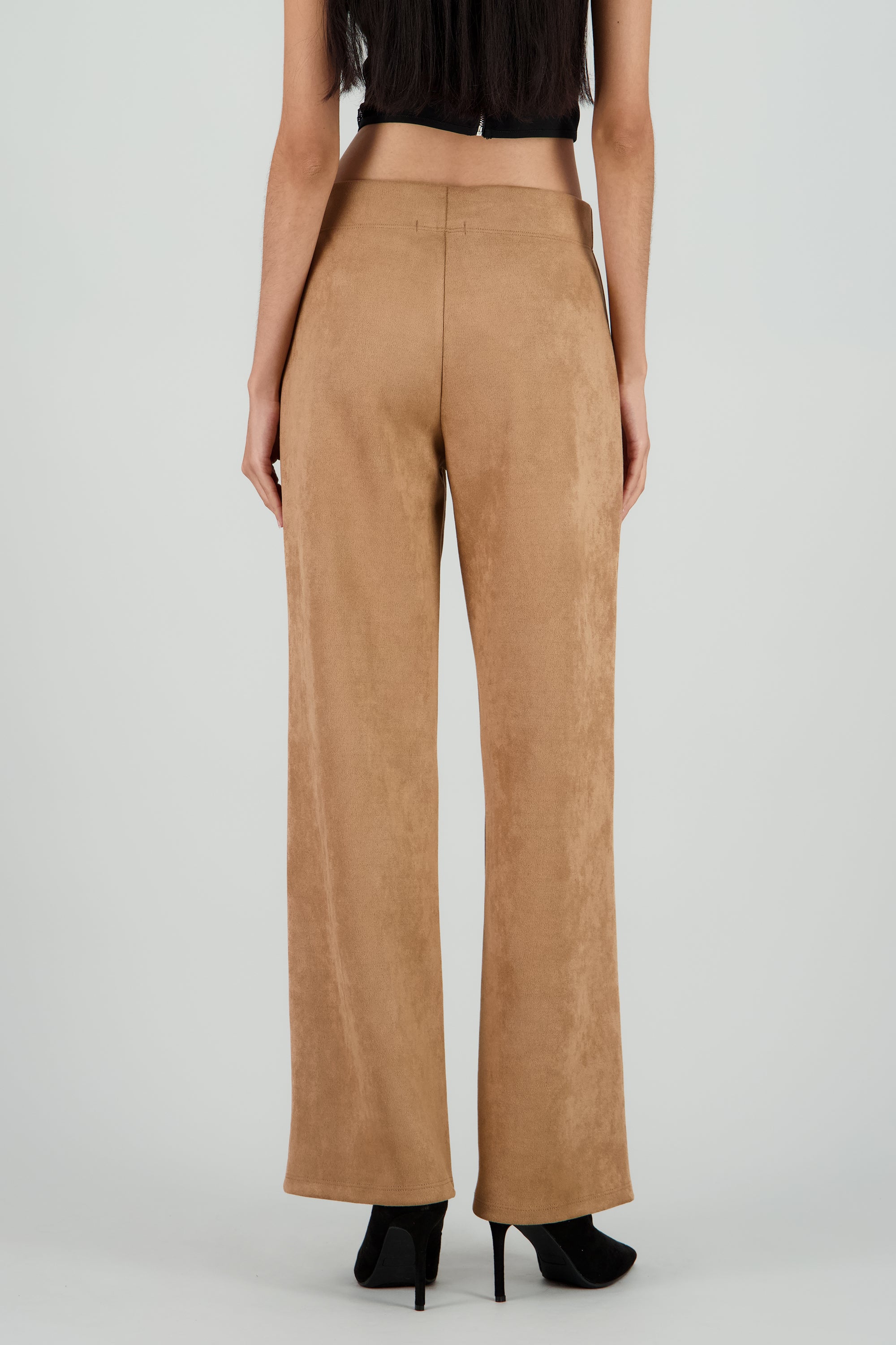 Pantalon amplio suede detalle costura BEIGE