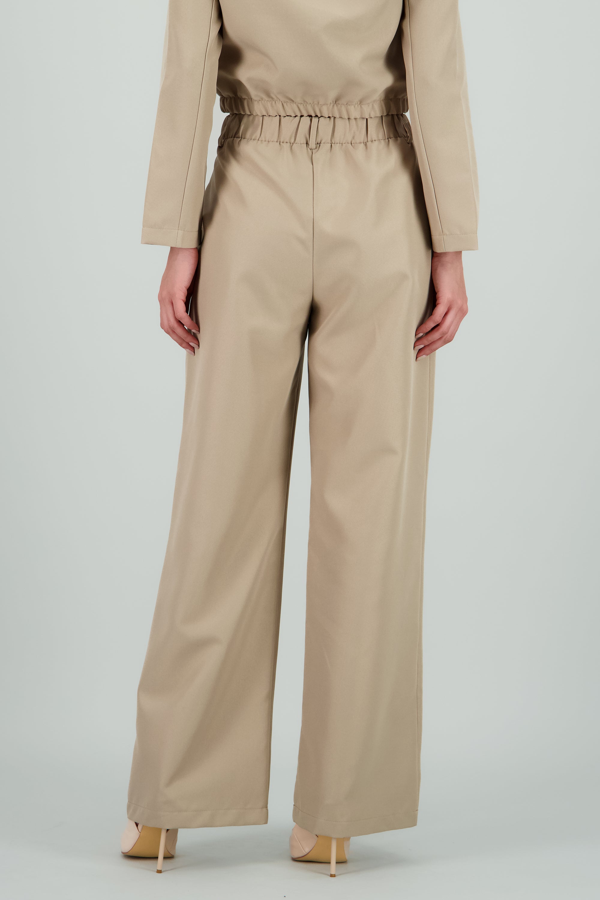 Pantalon recto detalle pinzas BEIGE