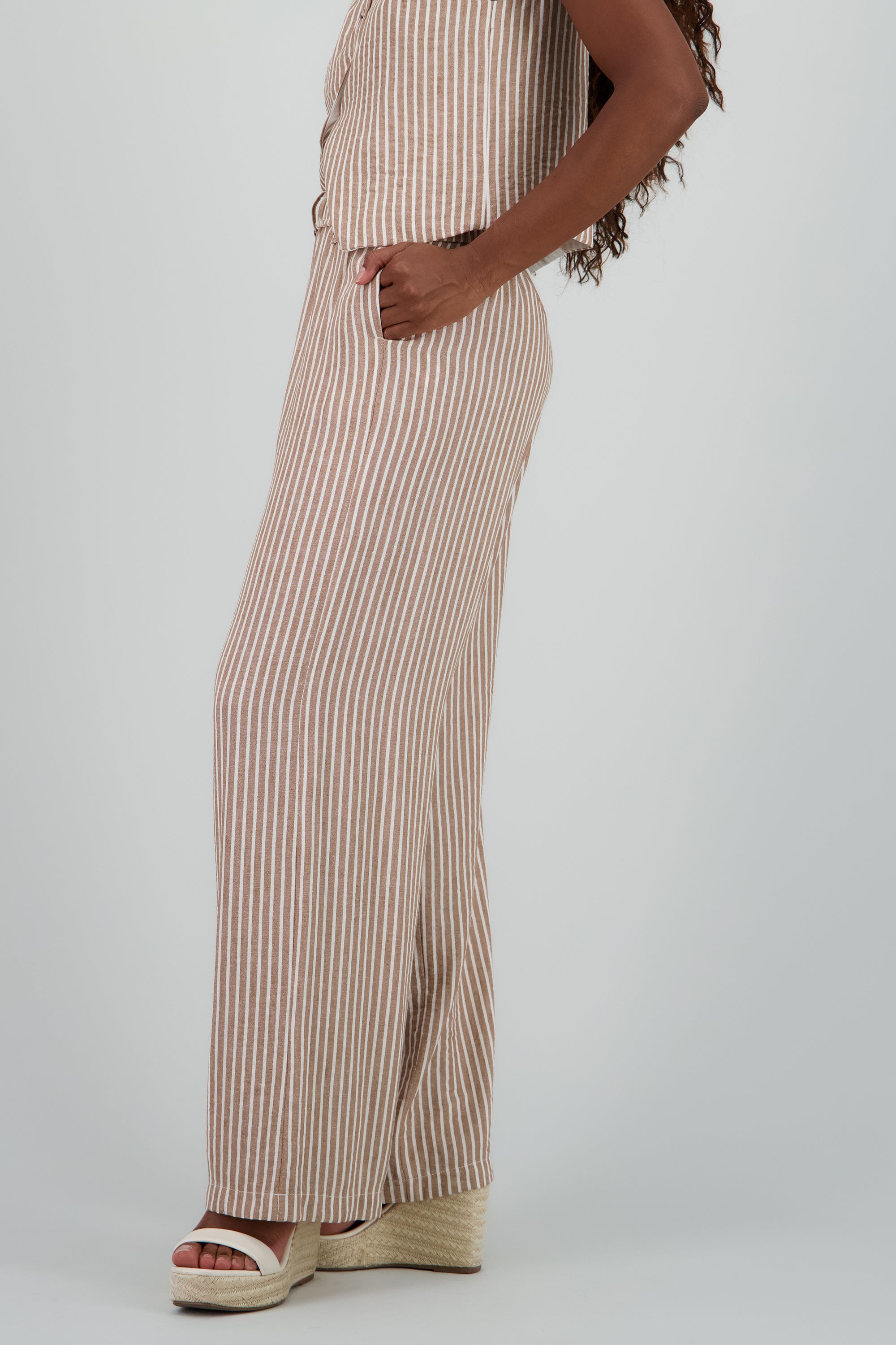 Pantalon recto detalle textura KHAKI COMBO