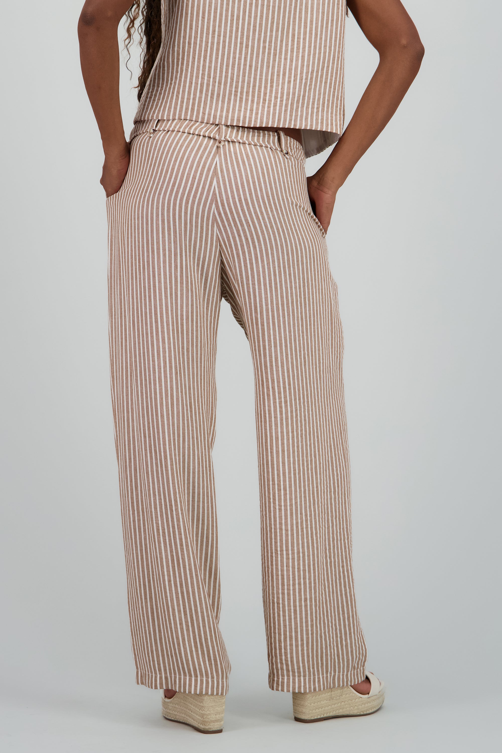 Pantalon recto detalle textura KHAKI COMBO