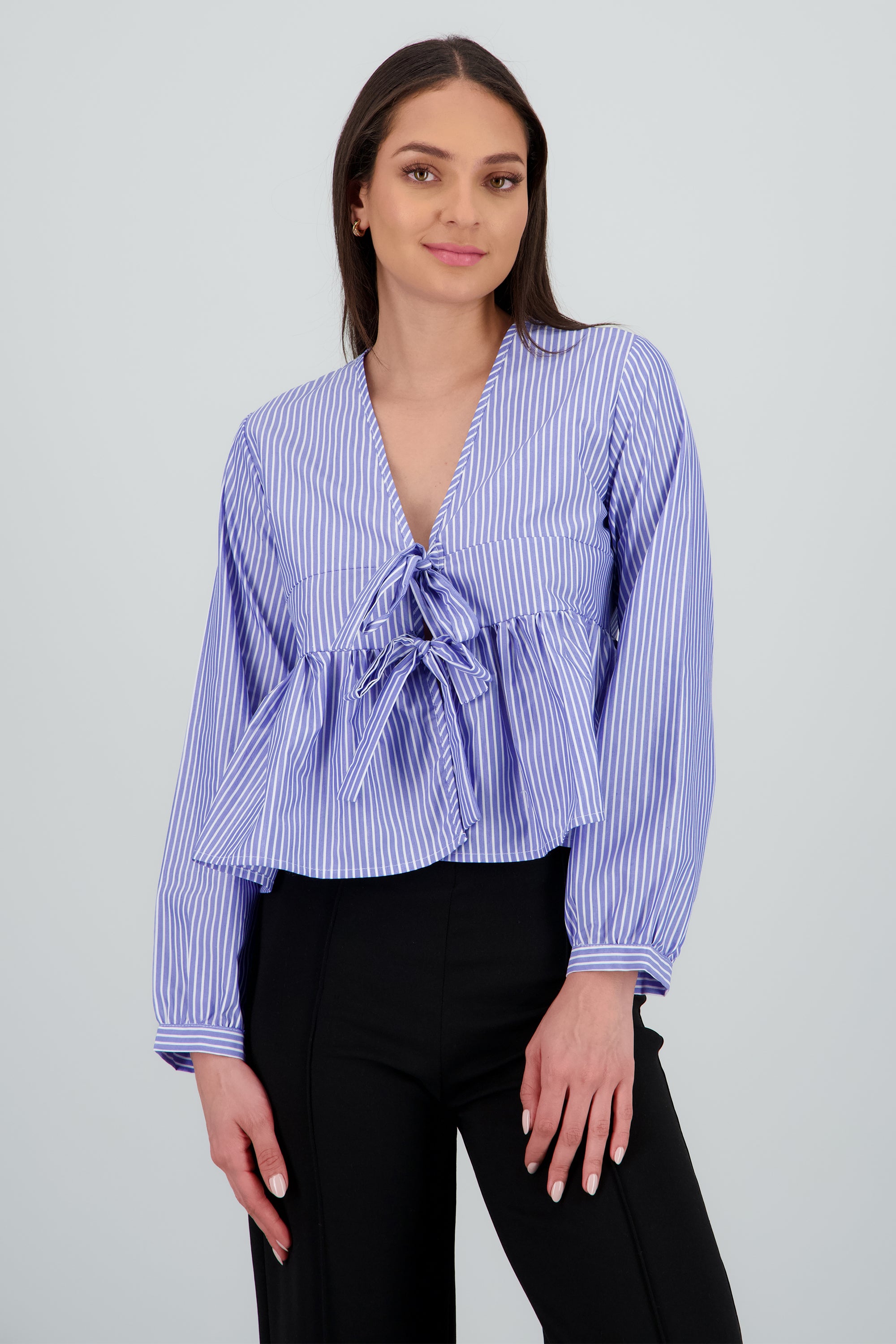 Blusa manga larga detalle olan moños AZUL COMBO