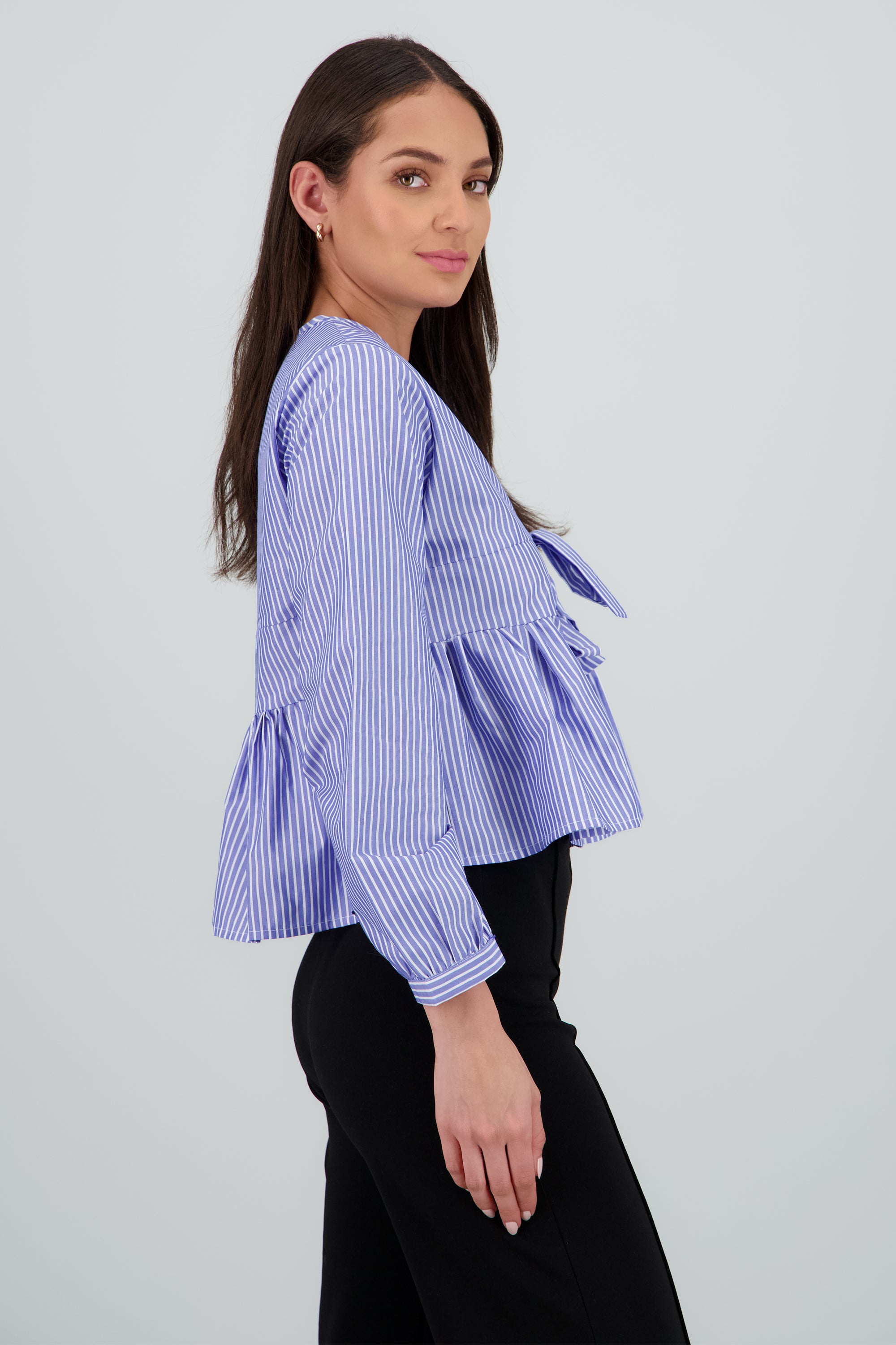Blusa manga larga detalle olan moños AZUL COMBO