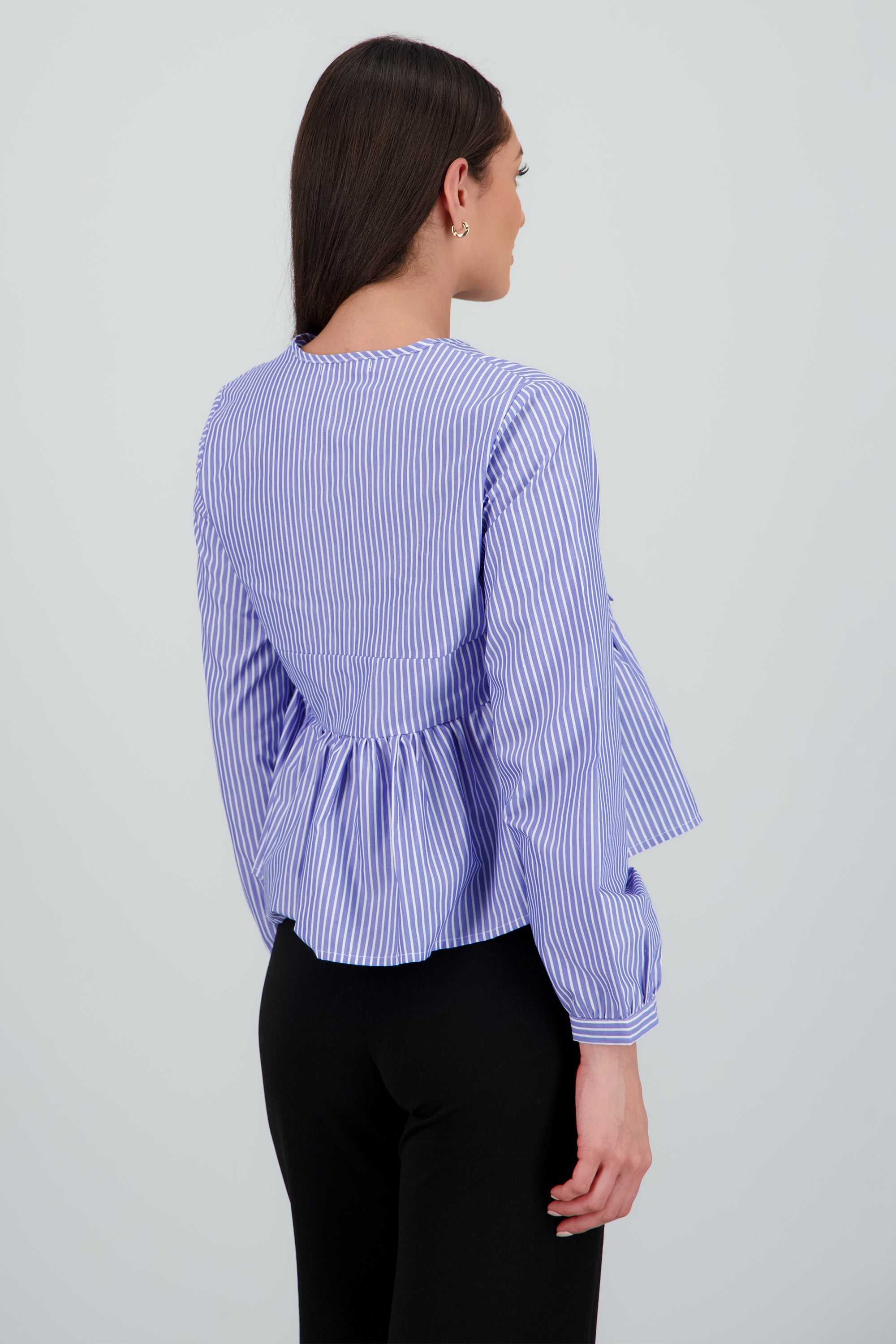 Blusa manga larga detalle olan moños AZUL COMBO