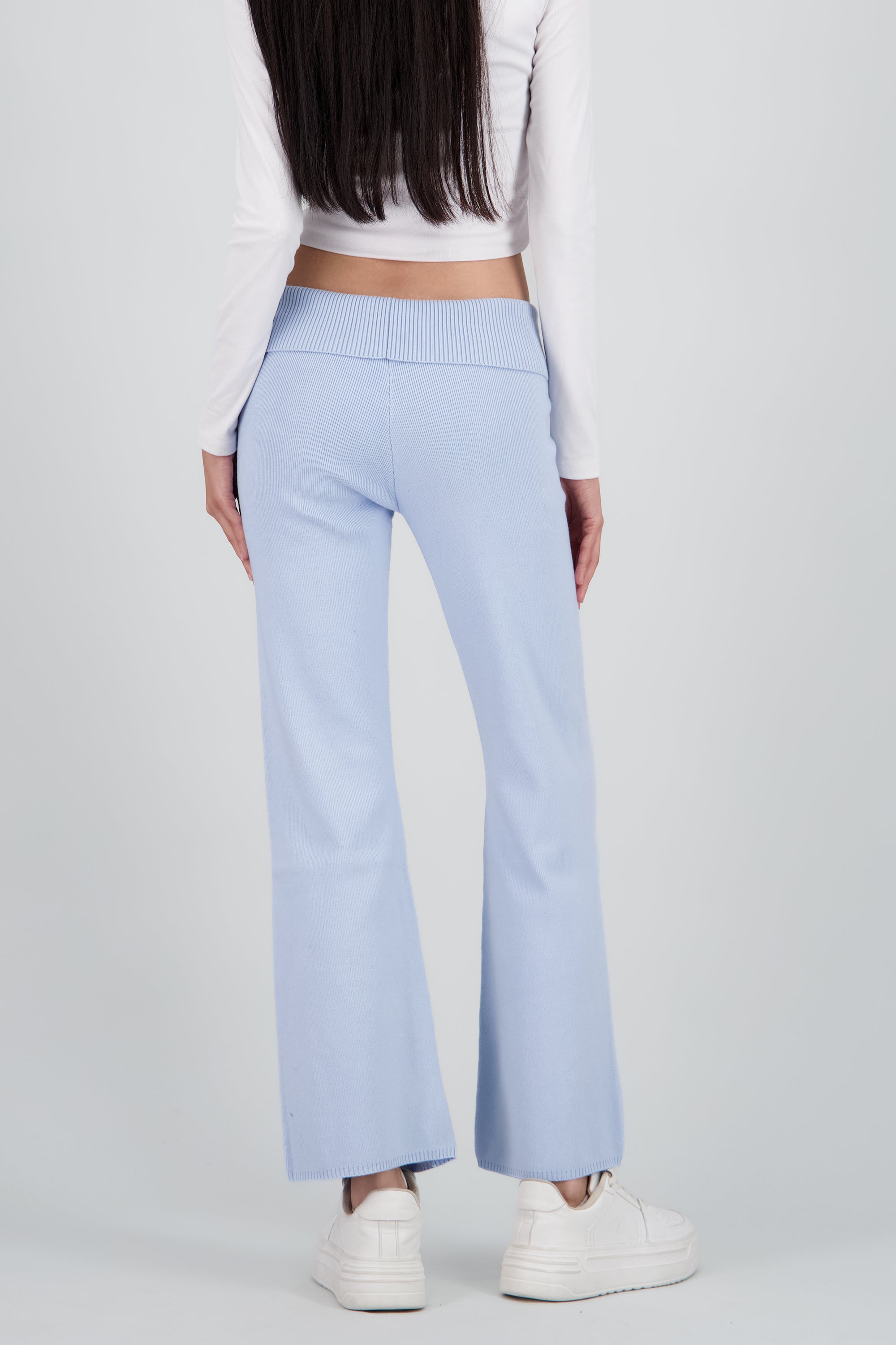 Pantalon tejido con dobladillo AZUL CIELO