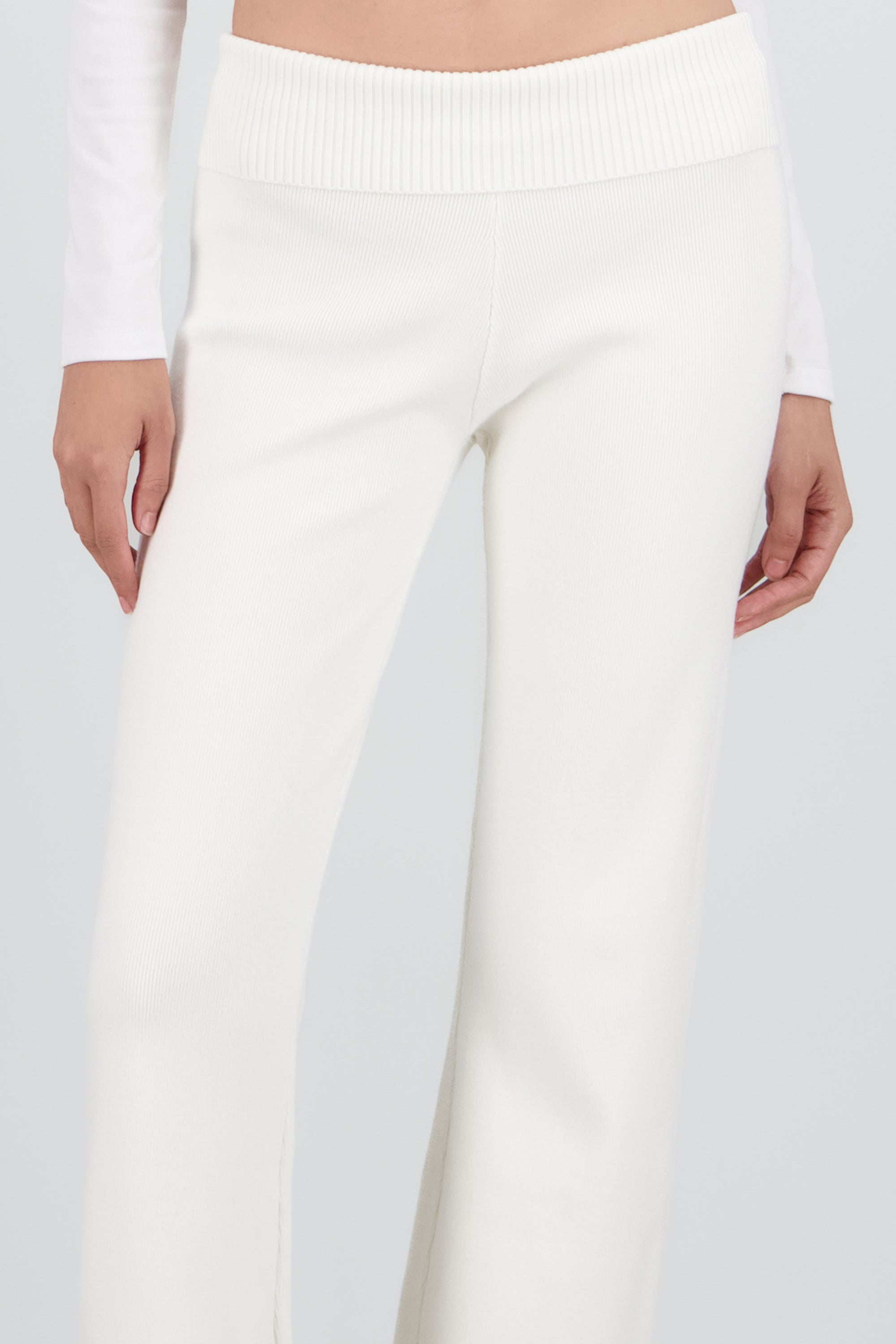 Pantalon tejido con dobladillo CREMA