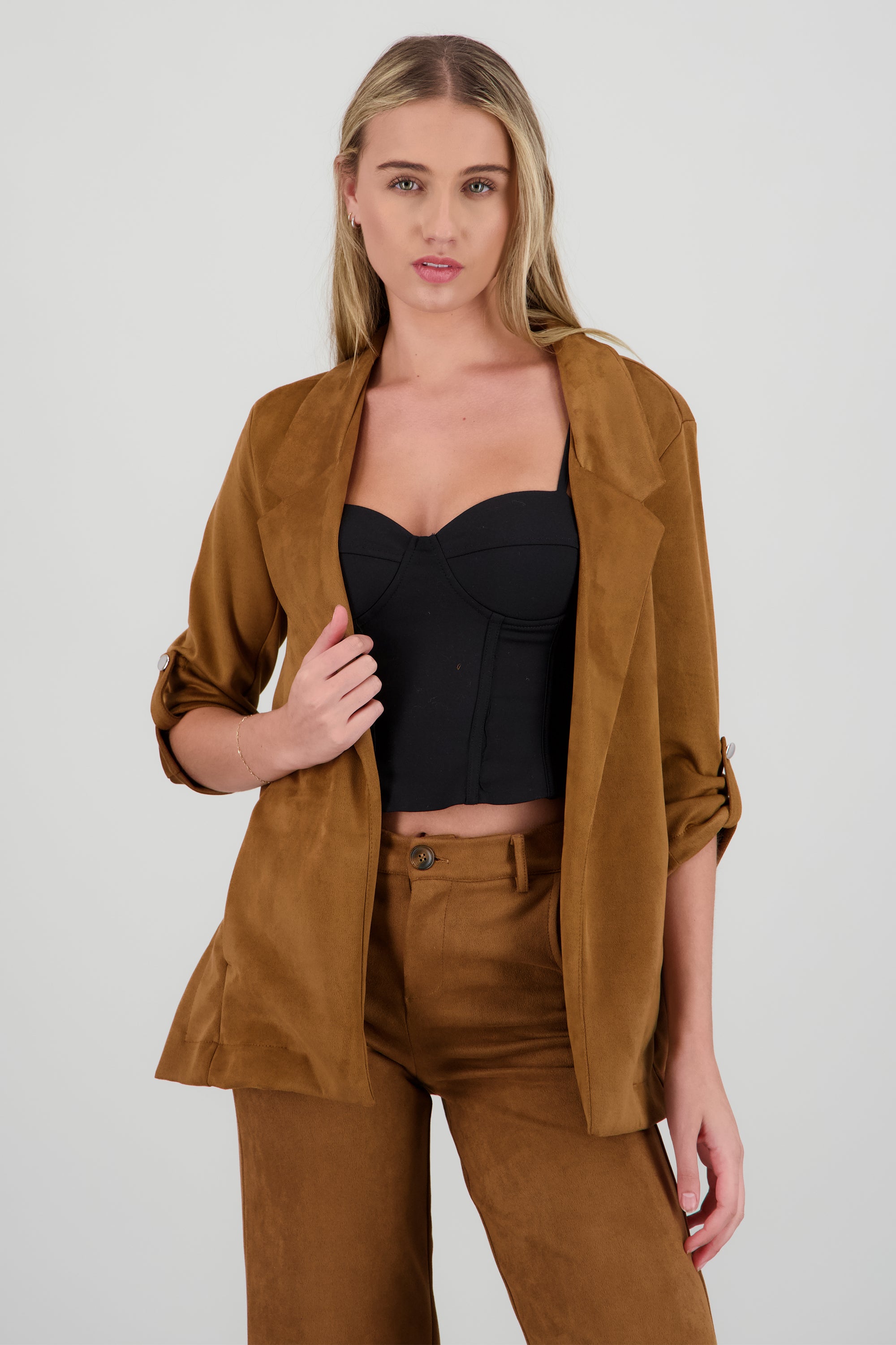 Blazer detalle solapa suede CAMELLO