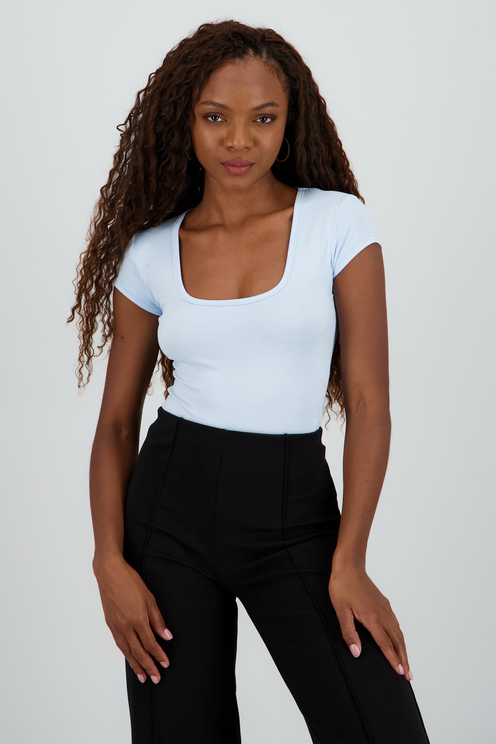 Bodysuit manga corta escote cuadrado liso AZUL PASTEL