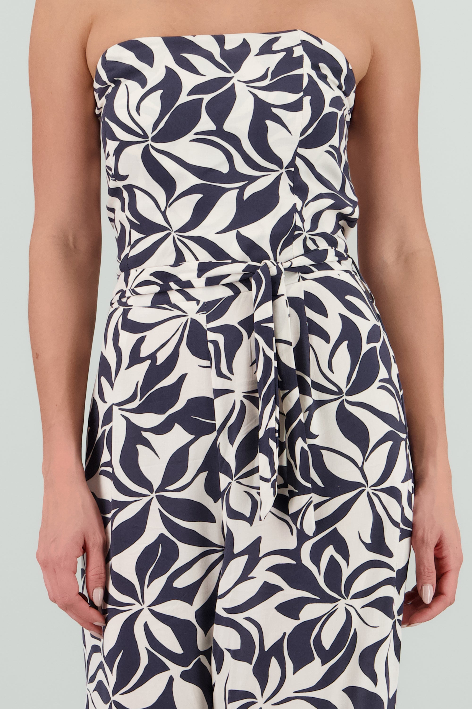 Jumpsuit strapless detalle laso estampado NEGRO COMBO