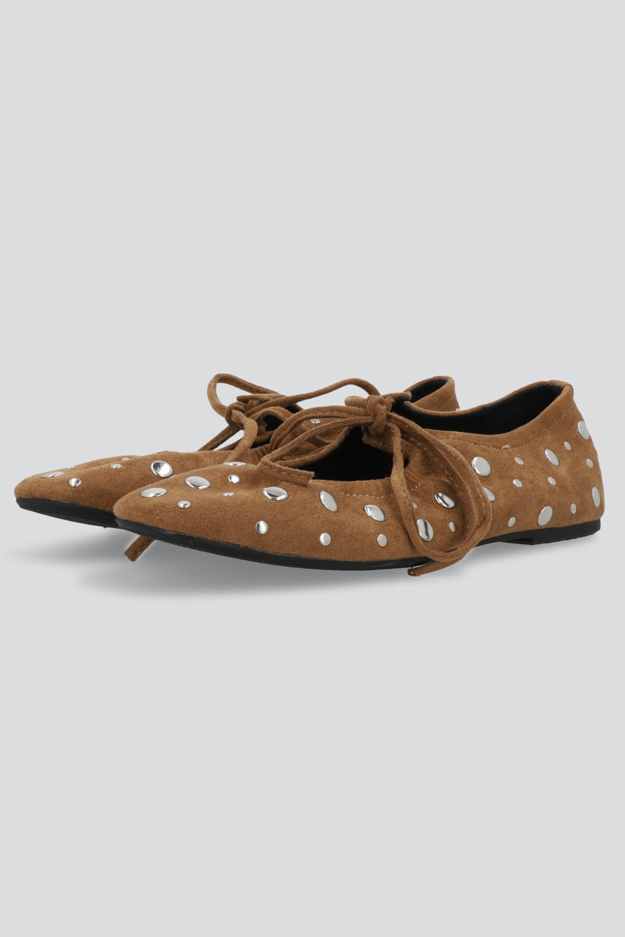 Flat gamucina studs CAMELLO