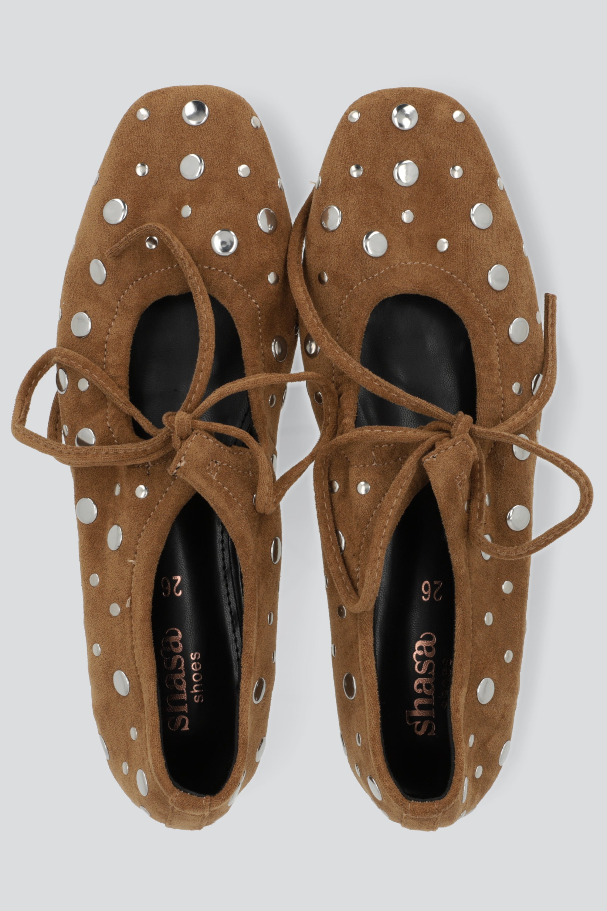 Flat gamucina studs CAMELLO