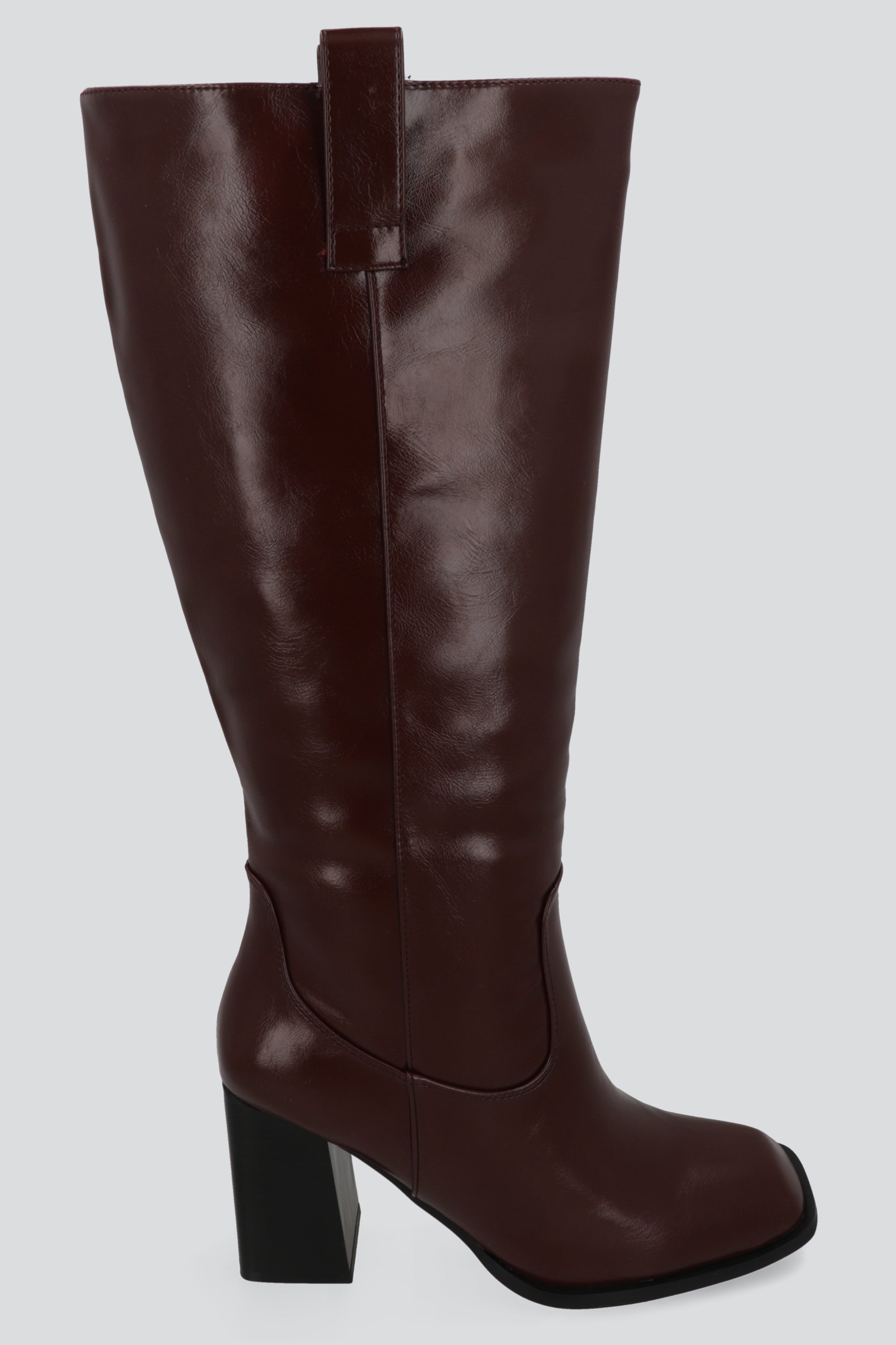 Bota larga estructurada punta cuadrada CIRUELA