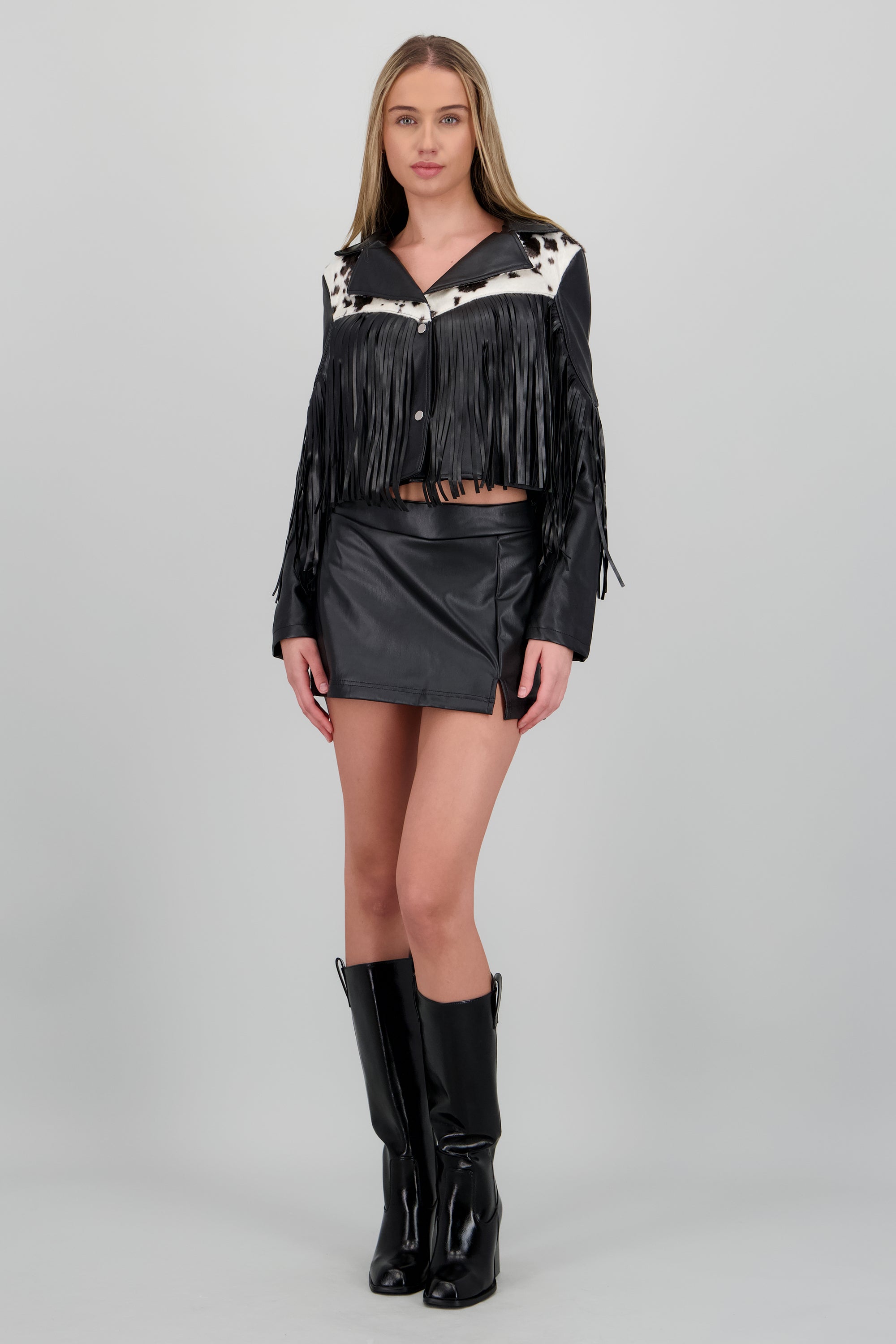 Bota larga estructurada punta cuadrada NEGRO