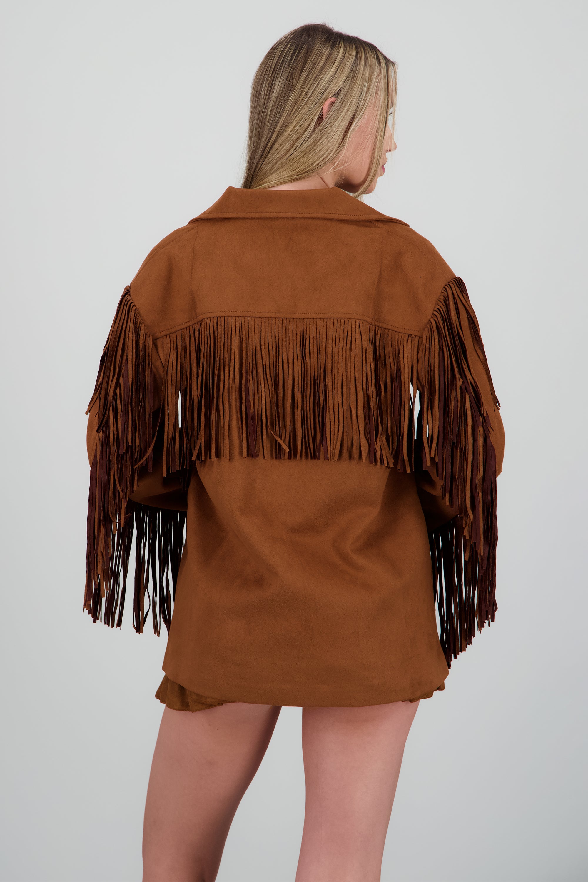 Chamarra suede de flecos CAMELLO