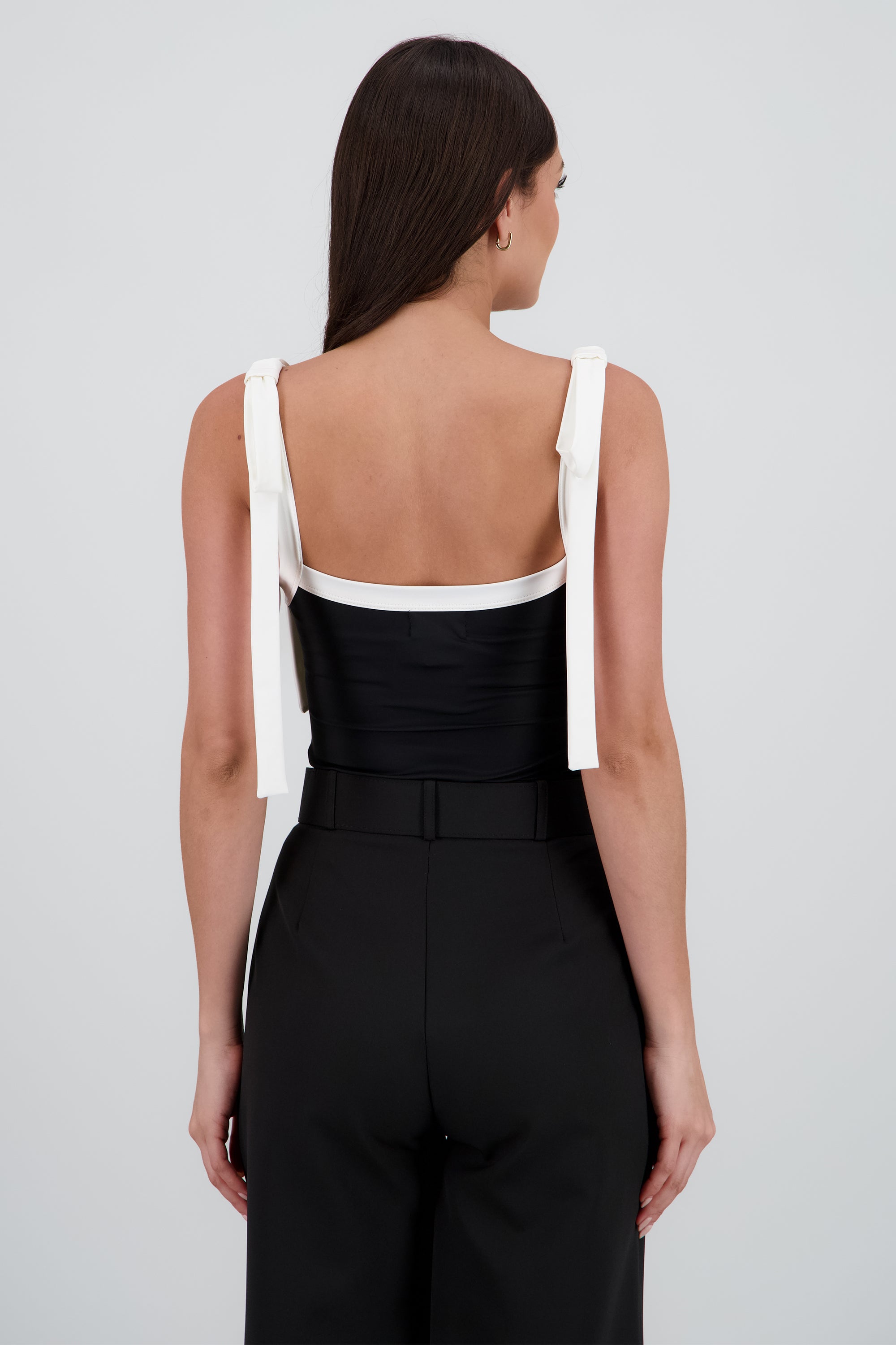 Bodysuit moños escote recto con contraste NEGRO BLANCO