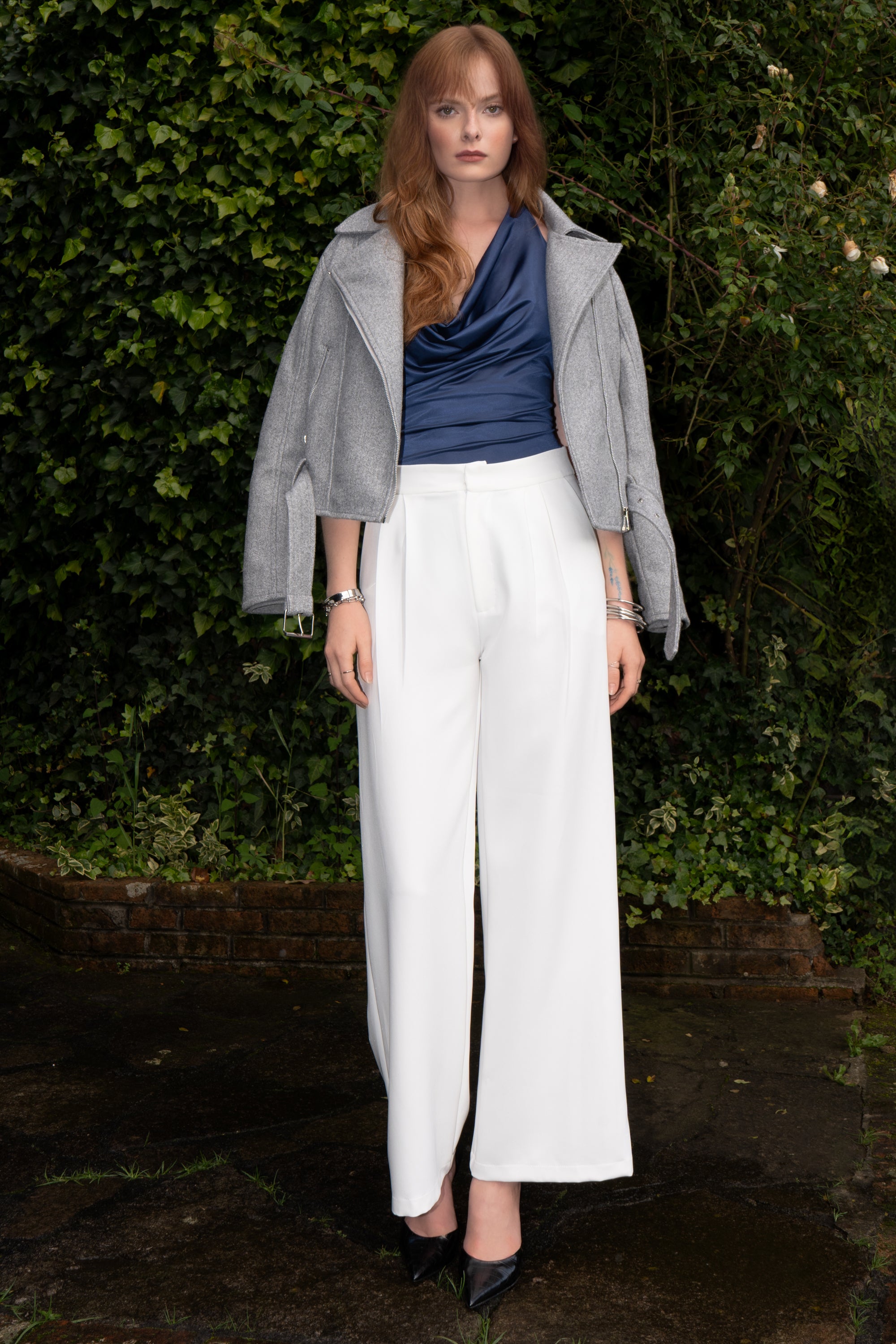 Pantalon de tiro medio con pinzas BLANCO