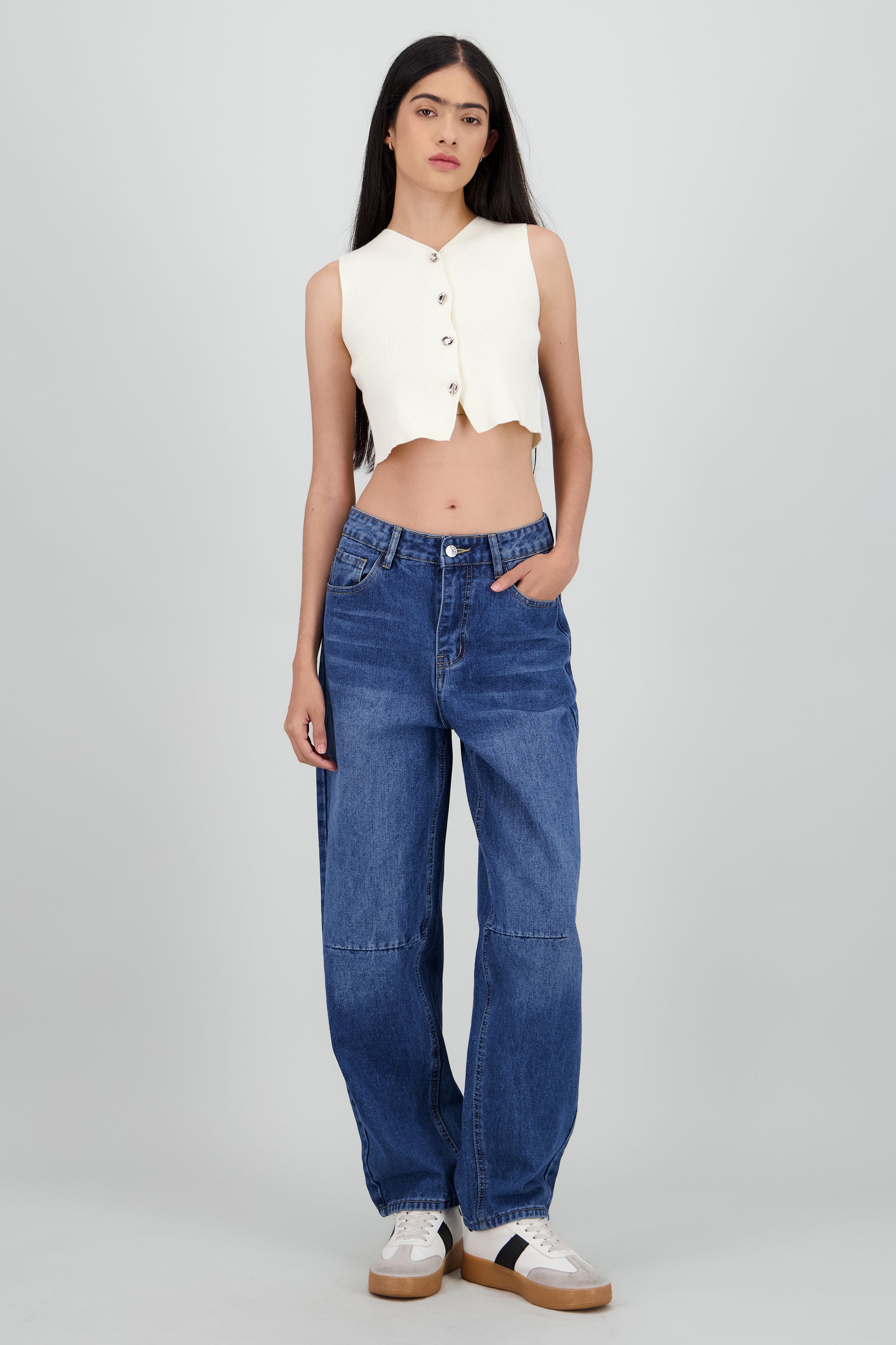 Jeans tipo barrel lisos DARK WASH