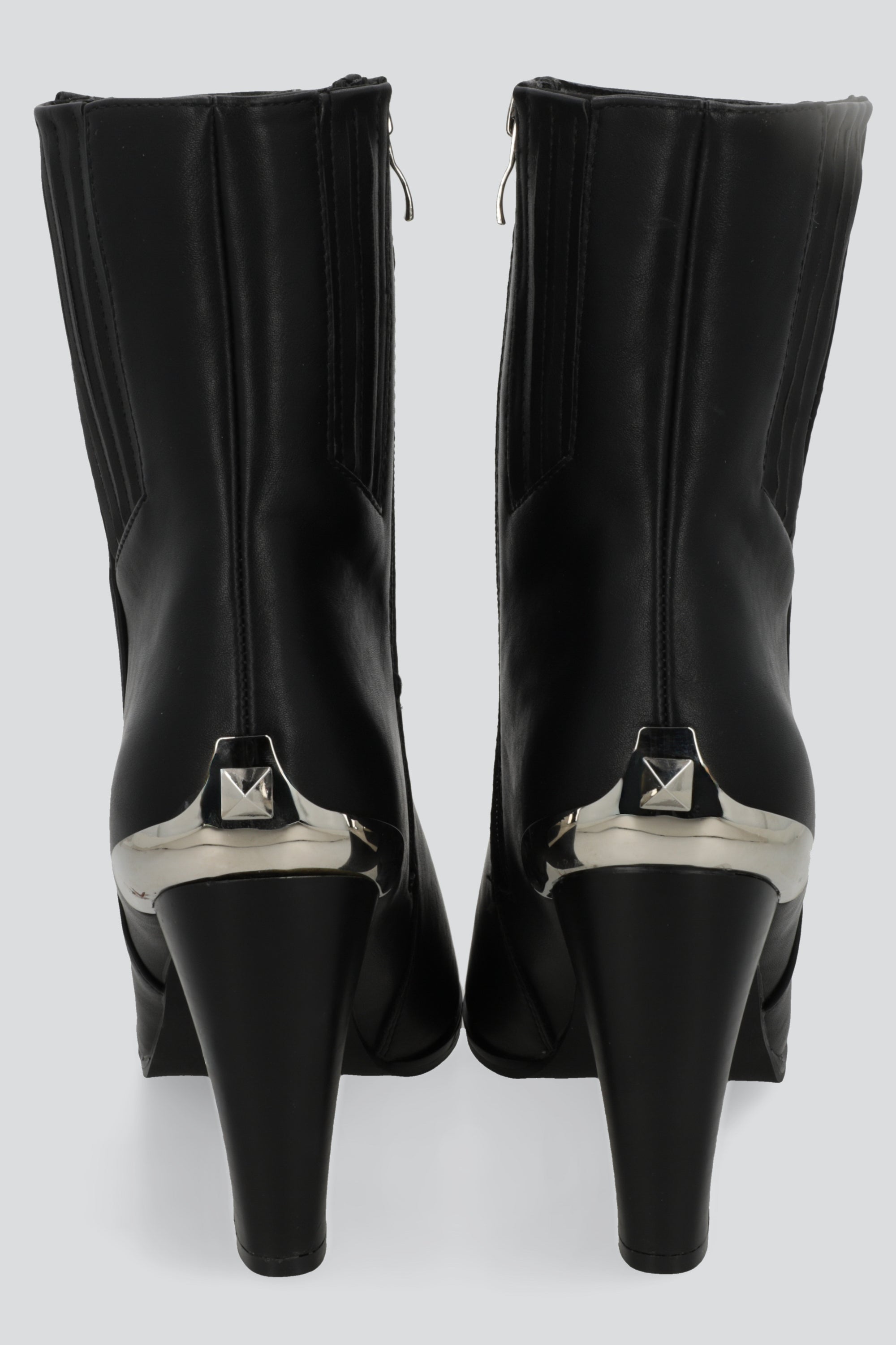 Botin vaquero detalles metálicos NEGRO