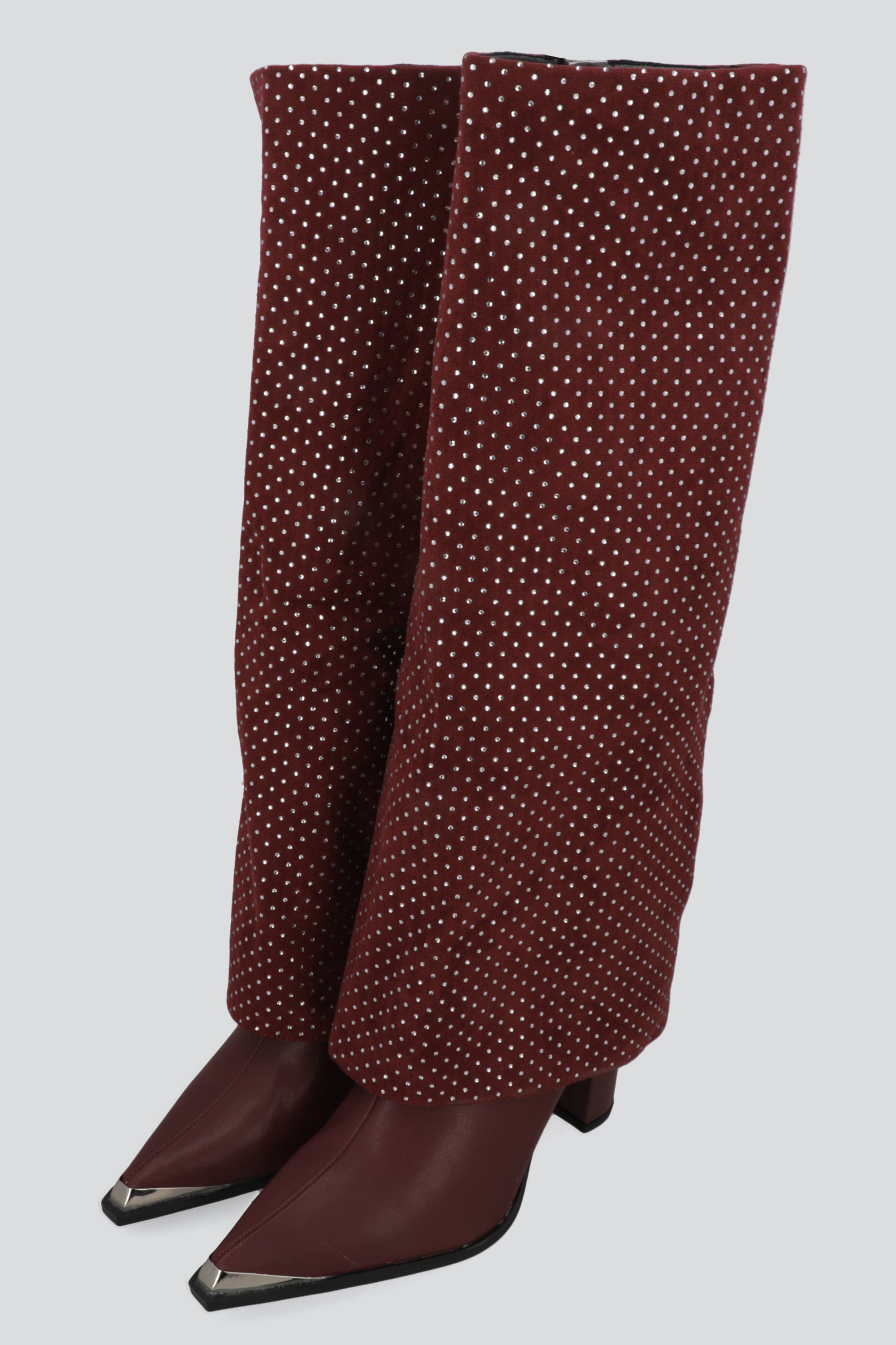 Bota funda brillos punta metal VINO