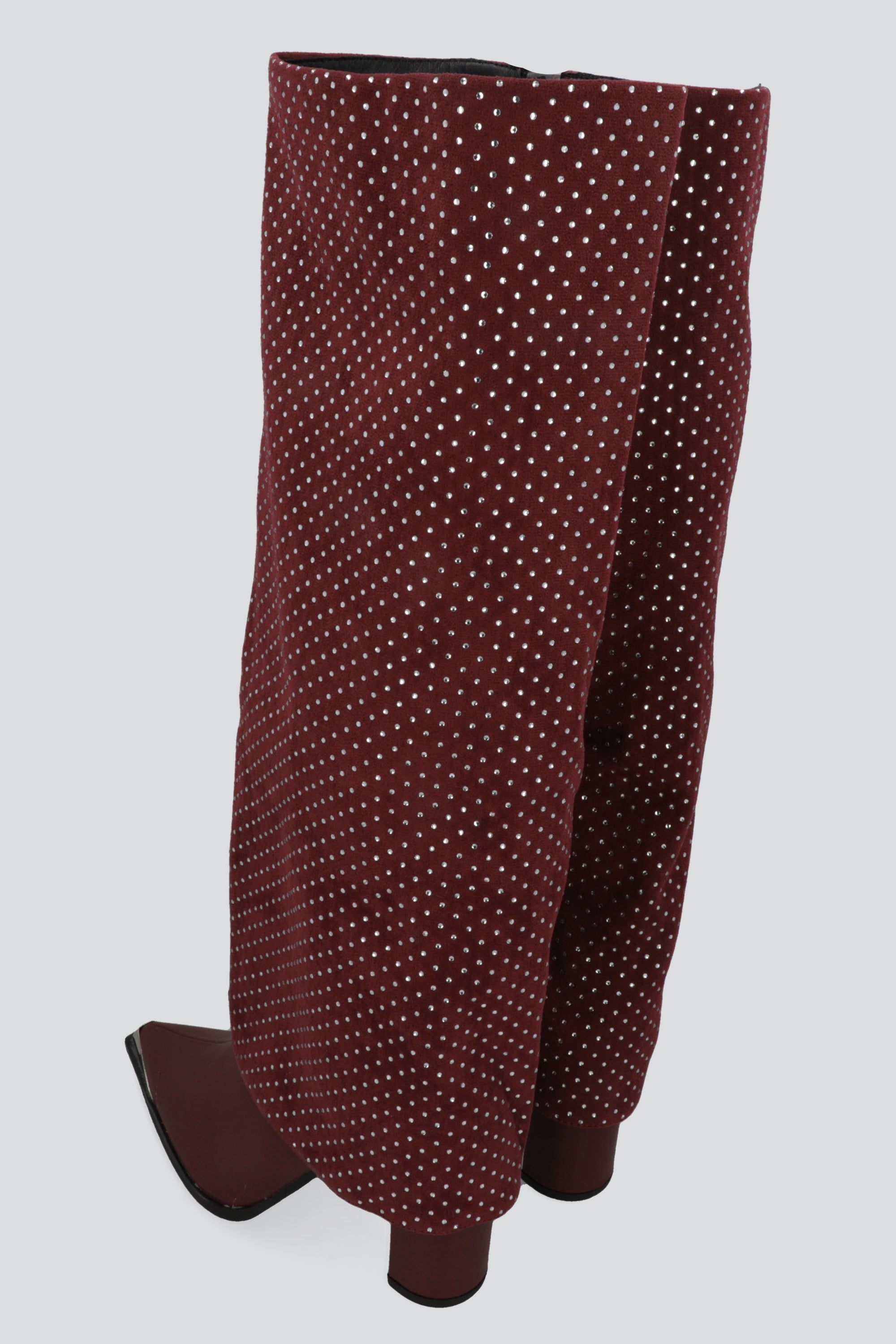 Bota funda brillos punta metal VINO