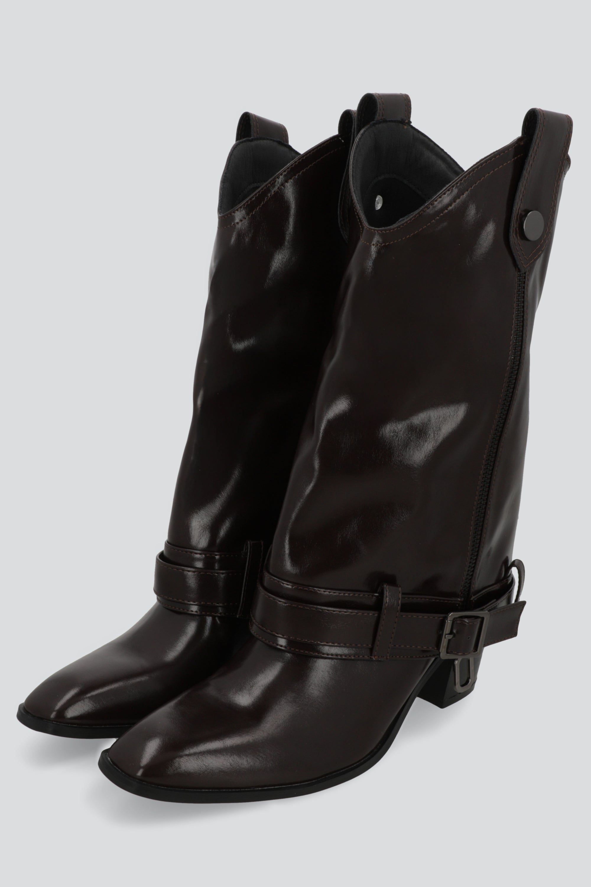 Bota funda charol detalle cinturon CIRUELA