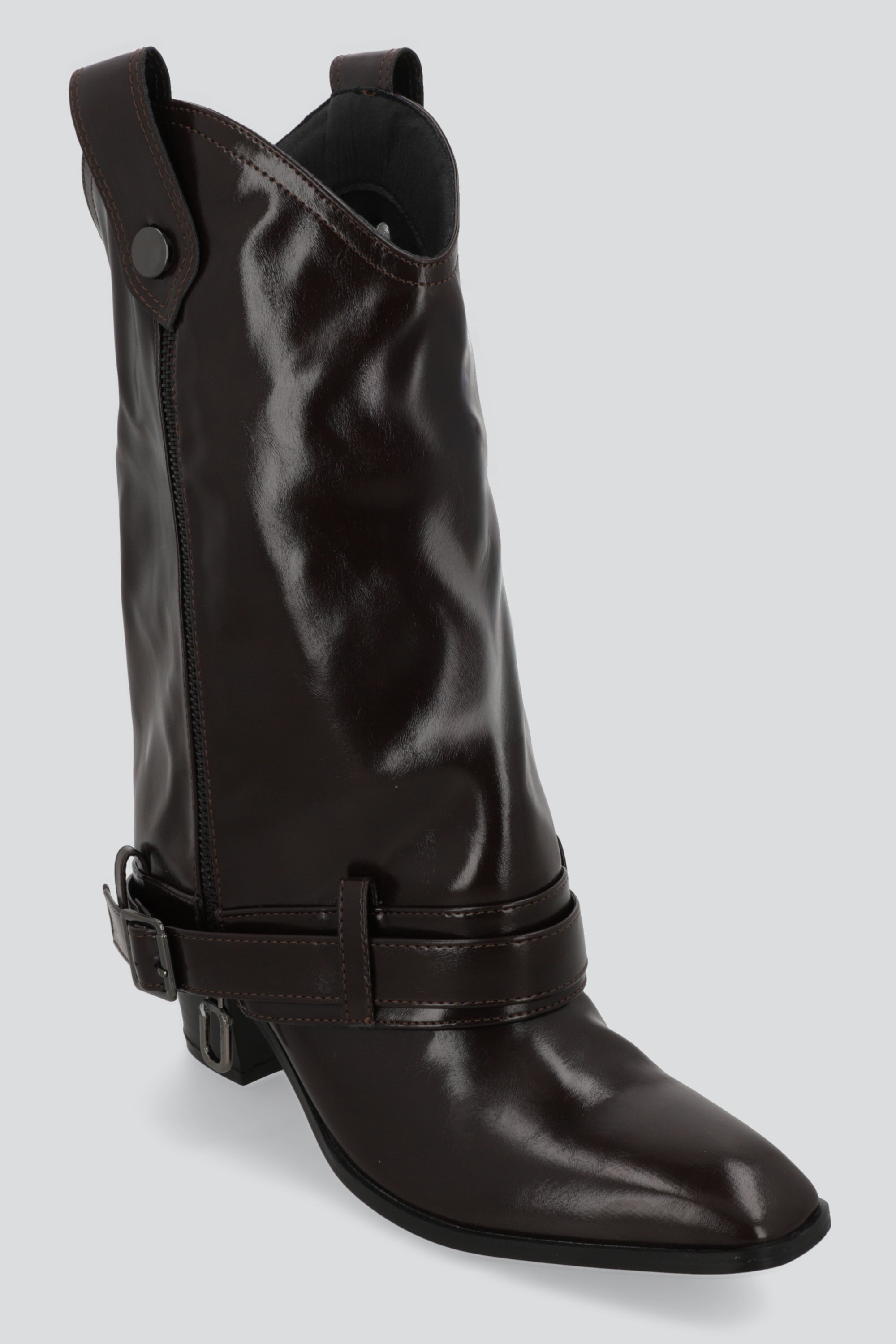 Bota funda charol detalle cinturon CIRUELA