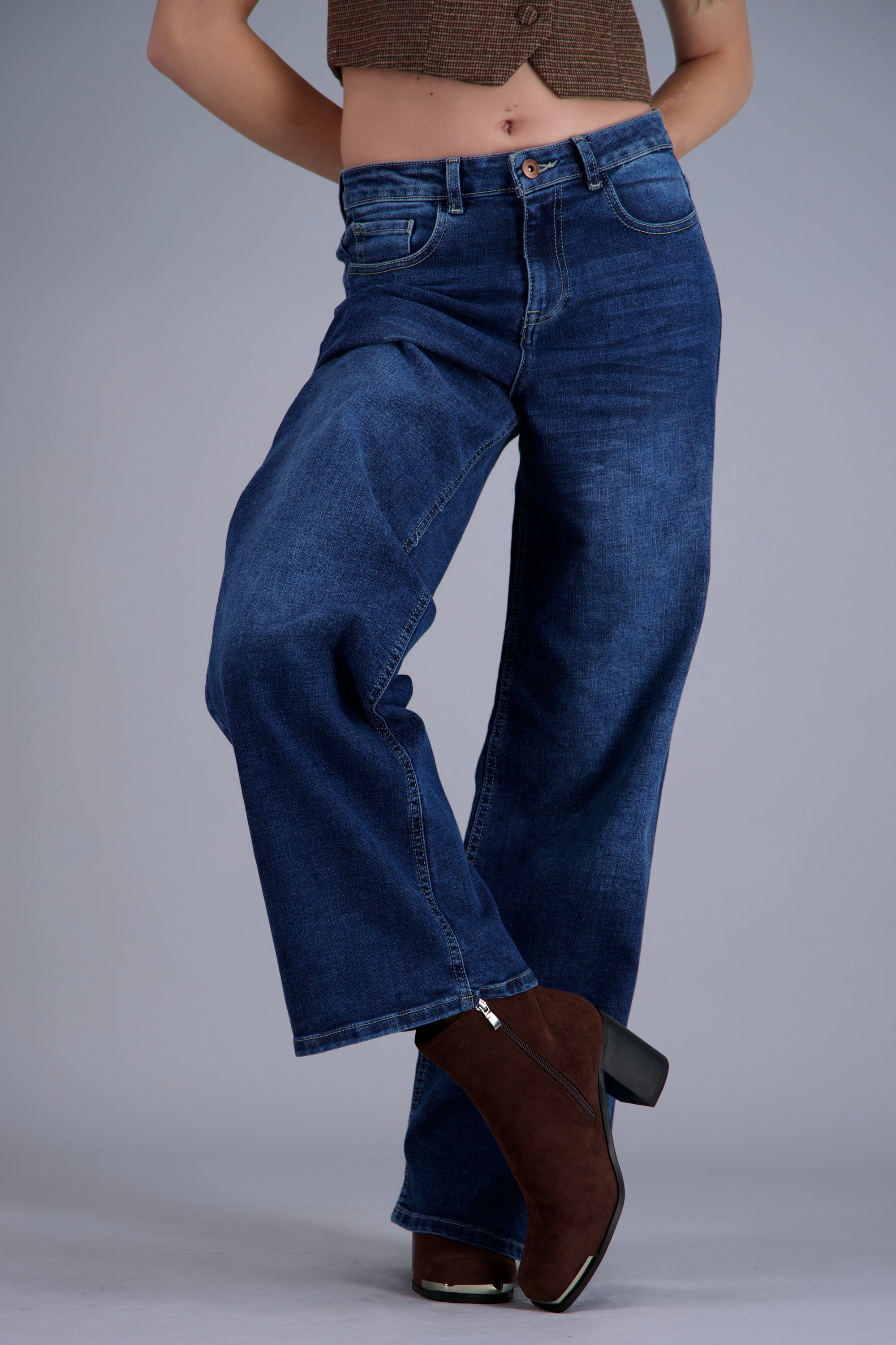 Bota punta cuadrada metalica CAFE