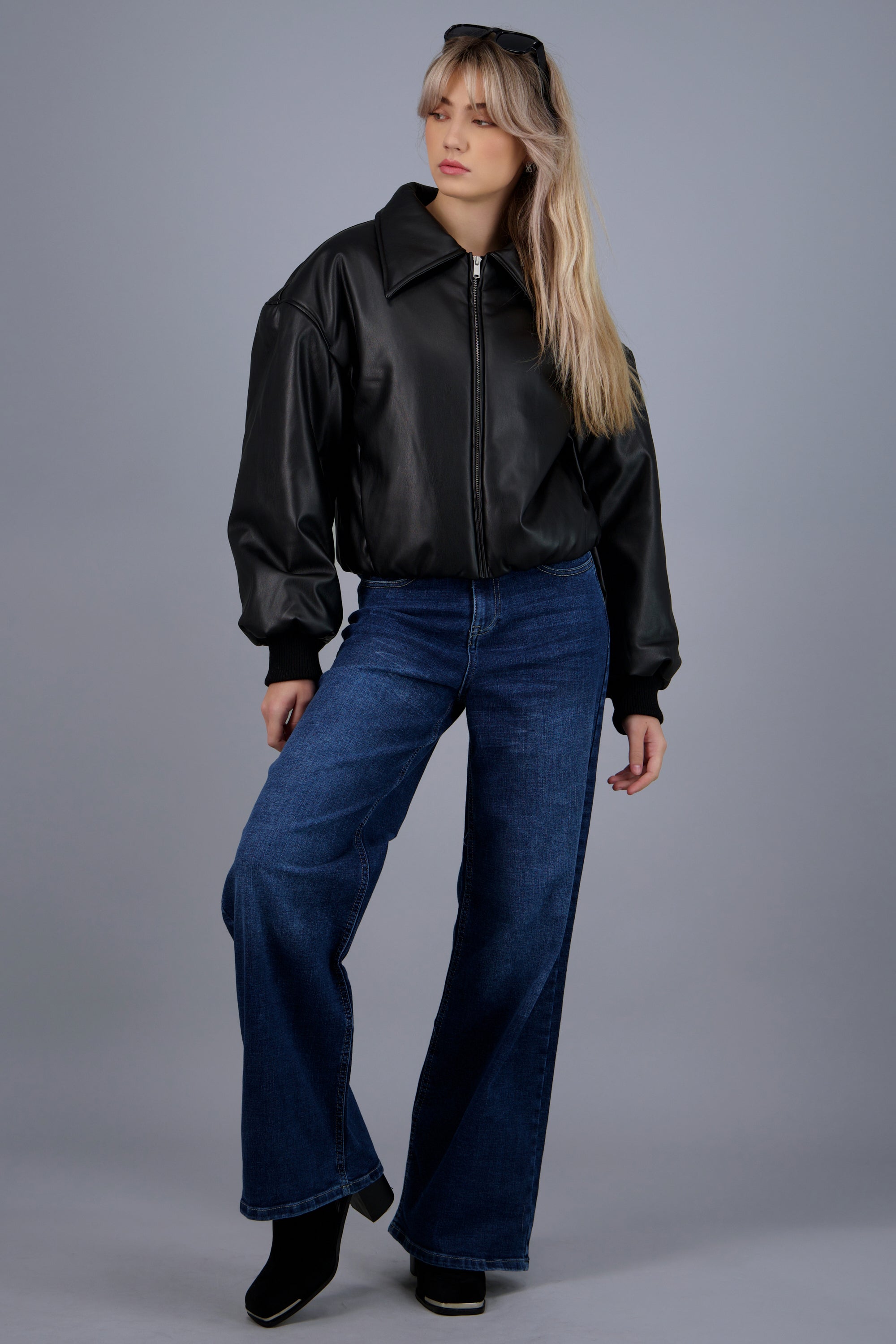 Bota punta cuadrada metalica NEGRO