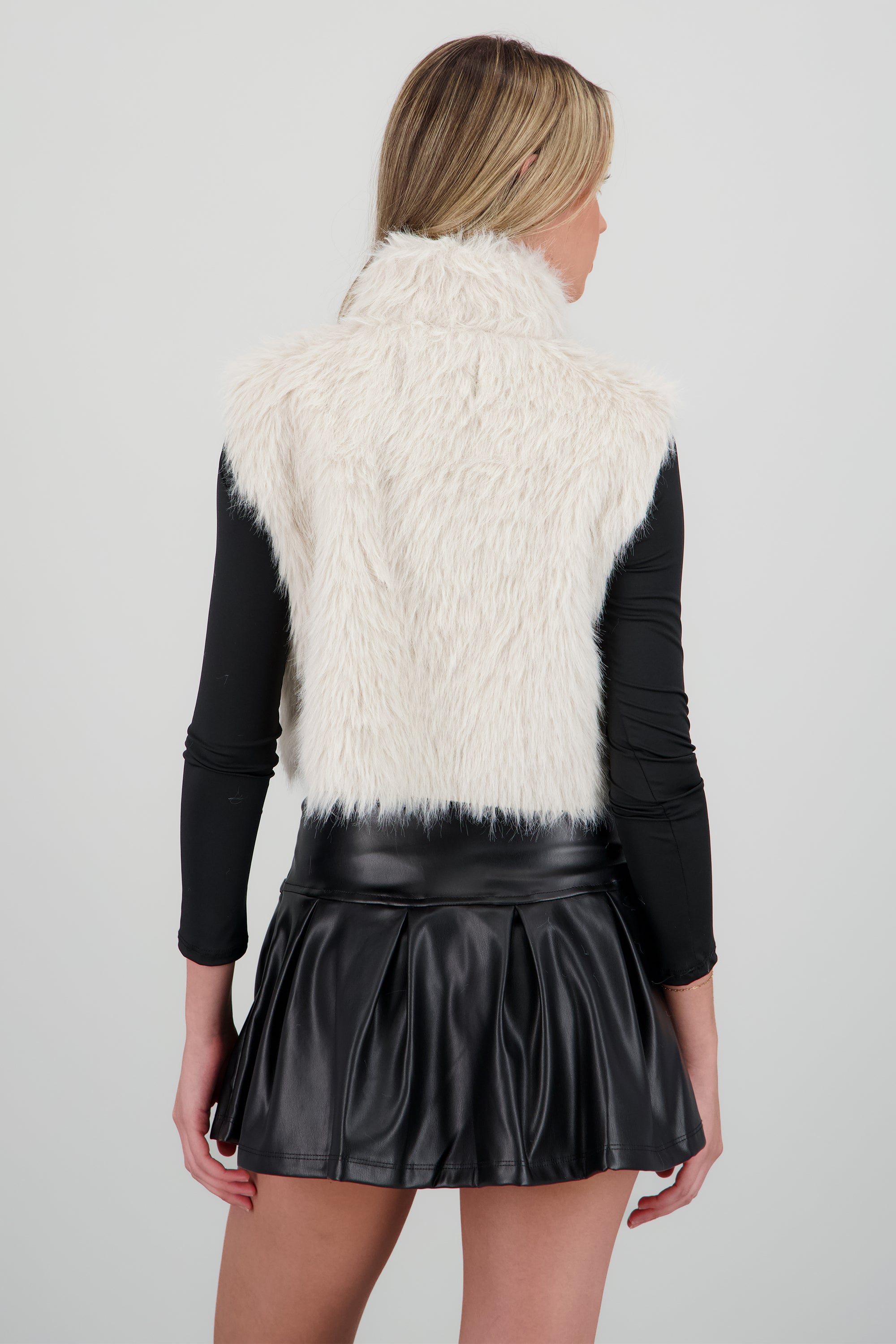 Chaleco pelo cuello alto BEIGE