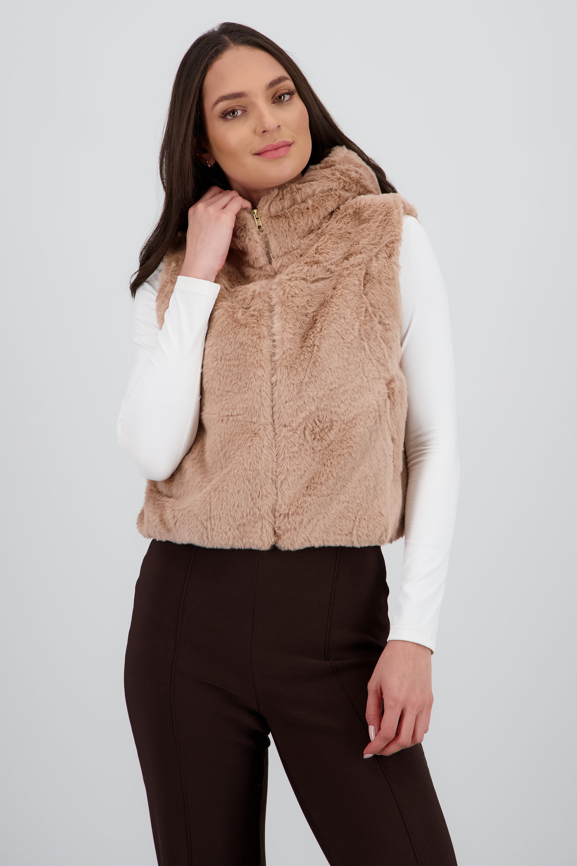 Chaleco pelo gorro corto TAN