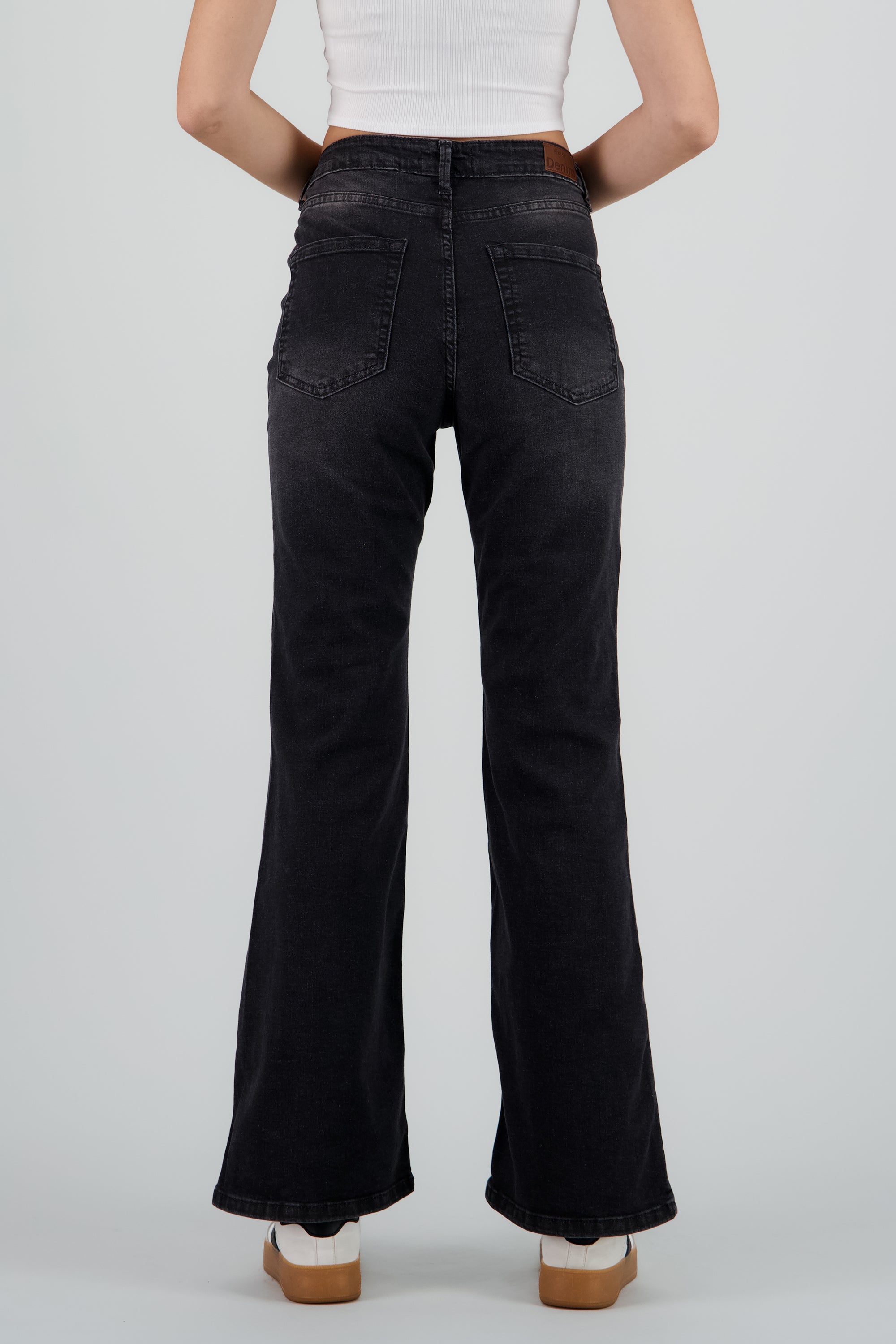 Jeans flare al corte NEGRO