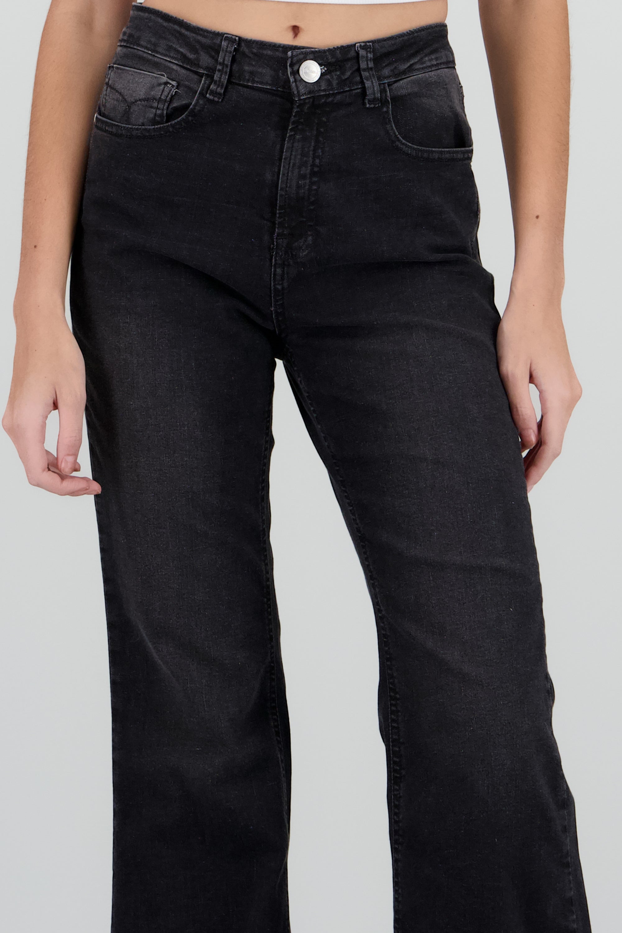 Jeans flare al corte NEGRO