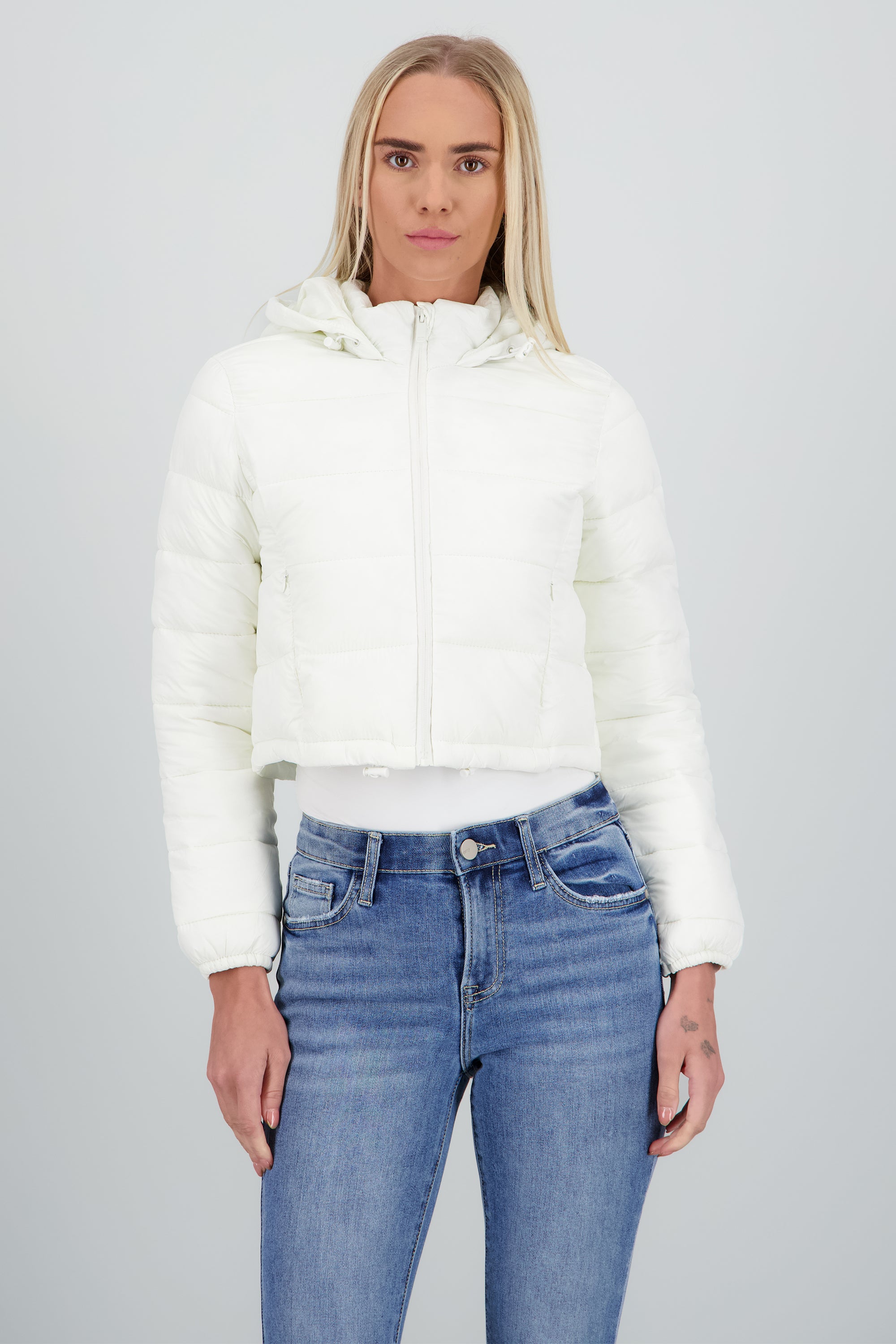 Chamarra puffer con gorro CREMA