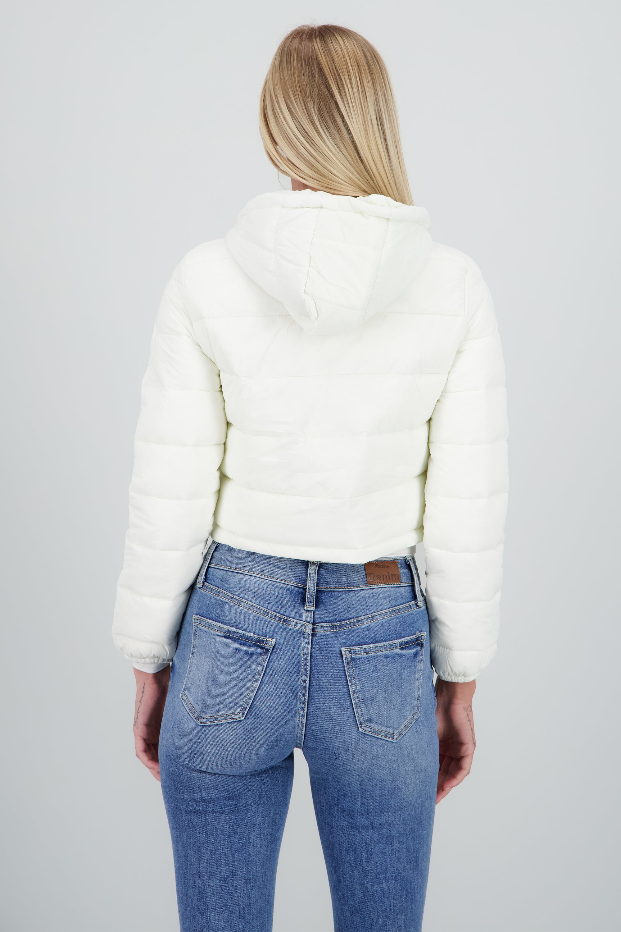 Chamarra puffer con gorro CREMA