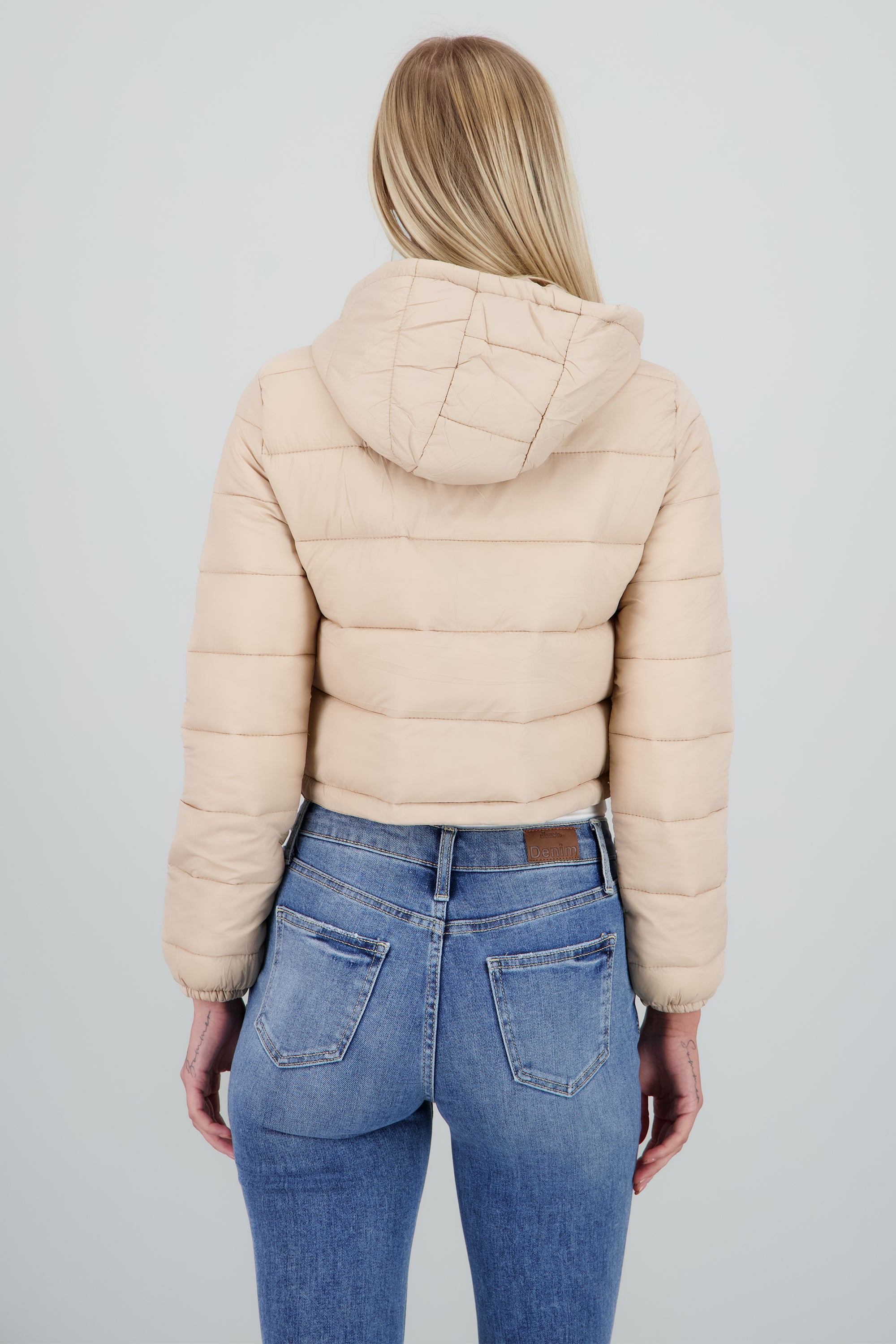 Chamarra puffer con gorro TAN