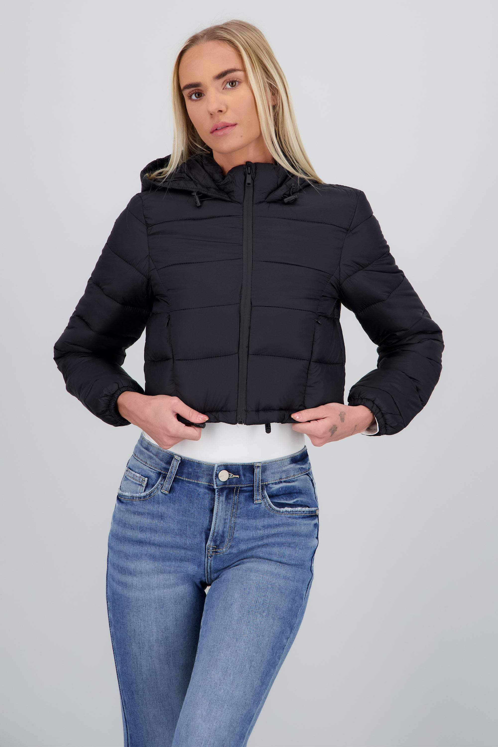 Chamarra puffer con gorro NEGRO