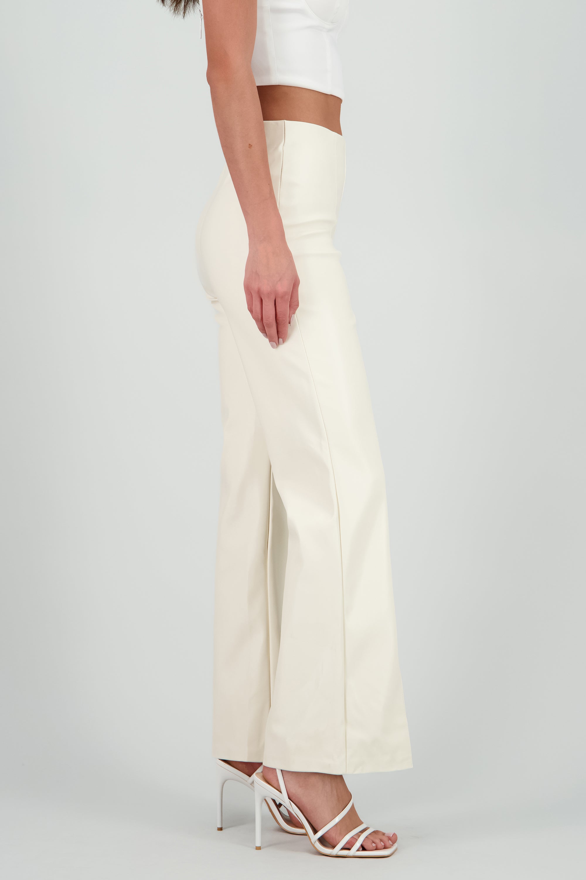 Pantalon pu detalle costura BLANCO