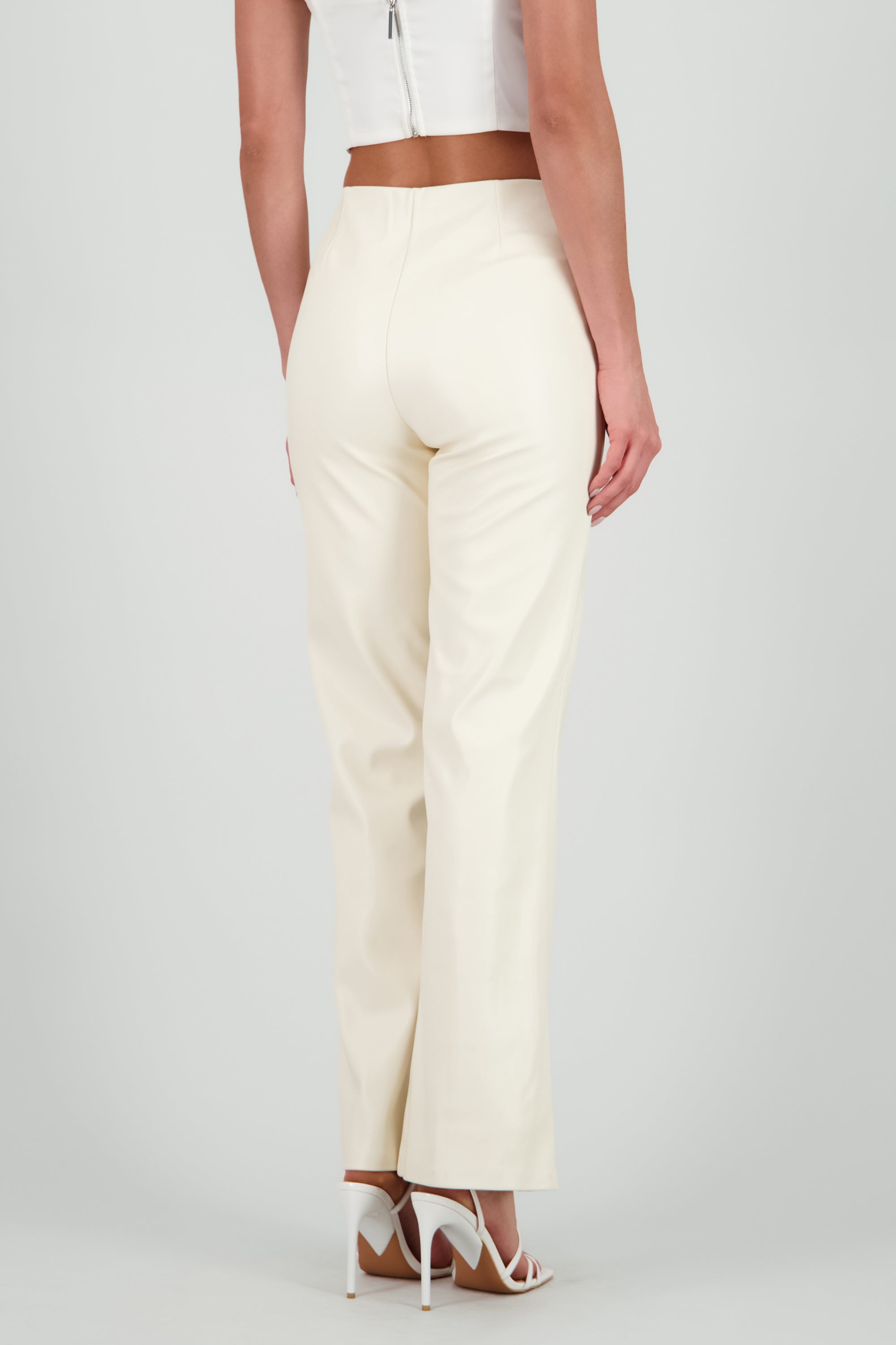 Pantalon pu detalle costura BLANCO