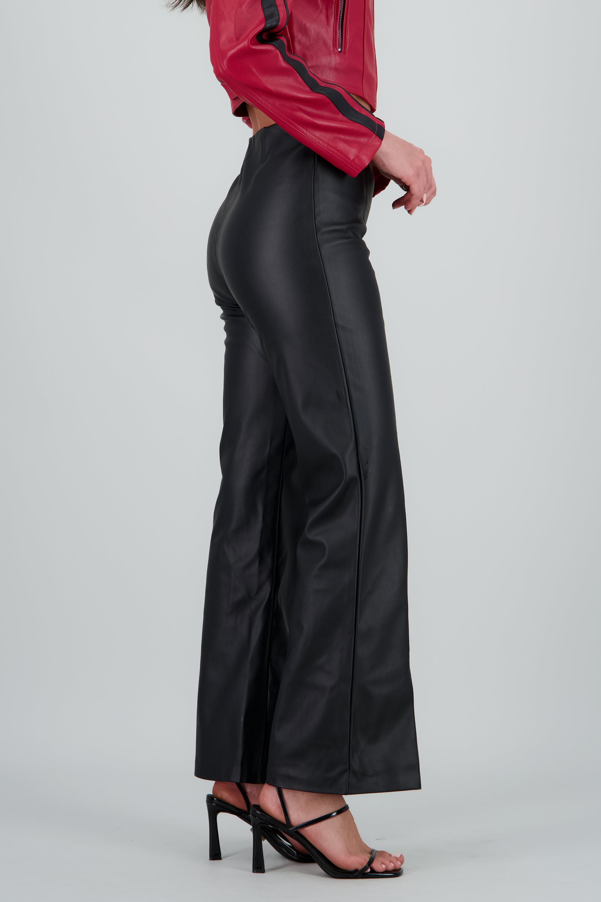 Pantalon pu detalle costura NEGRO