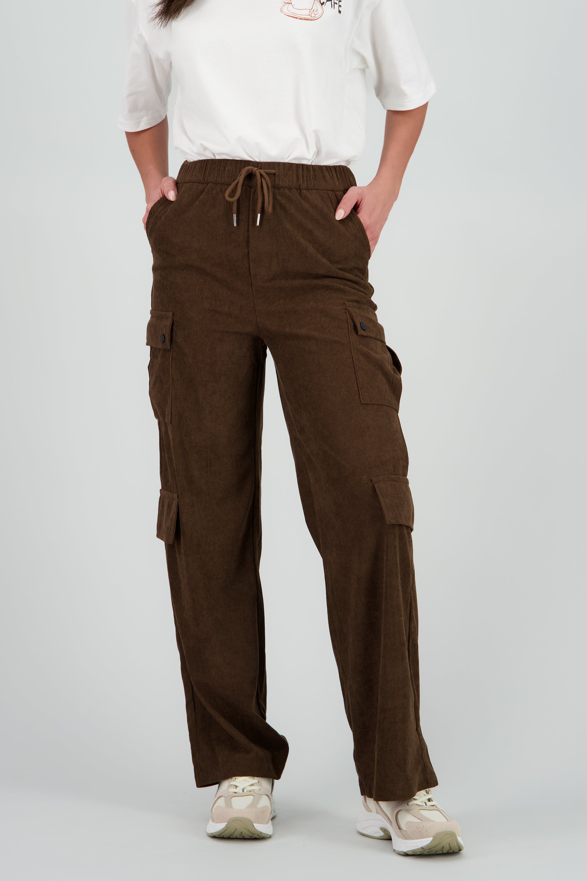 Pantalon recto detalle jareta CHOCOLATE