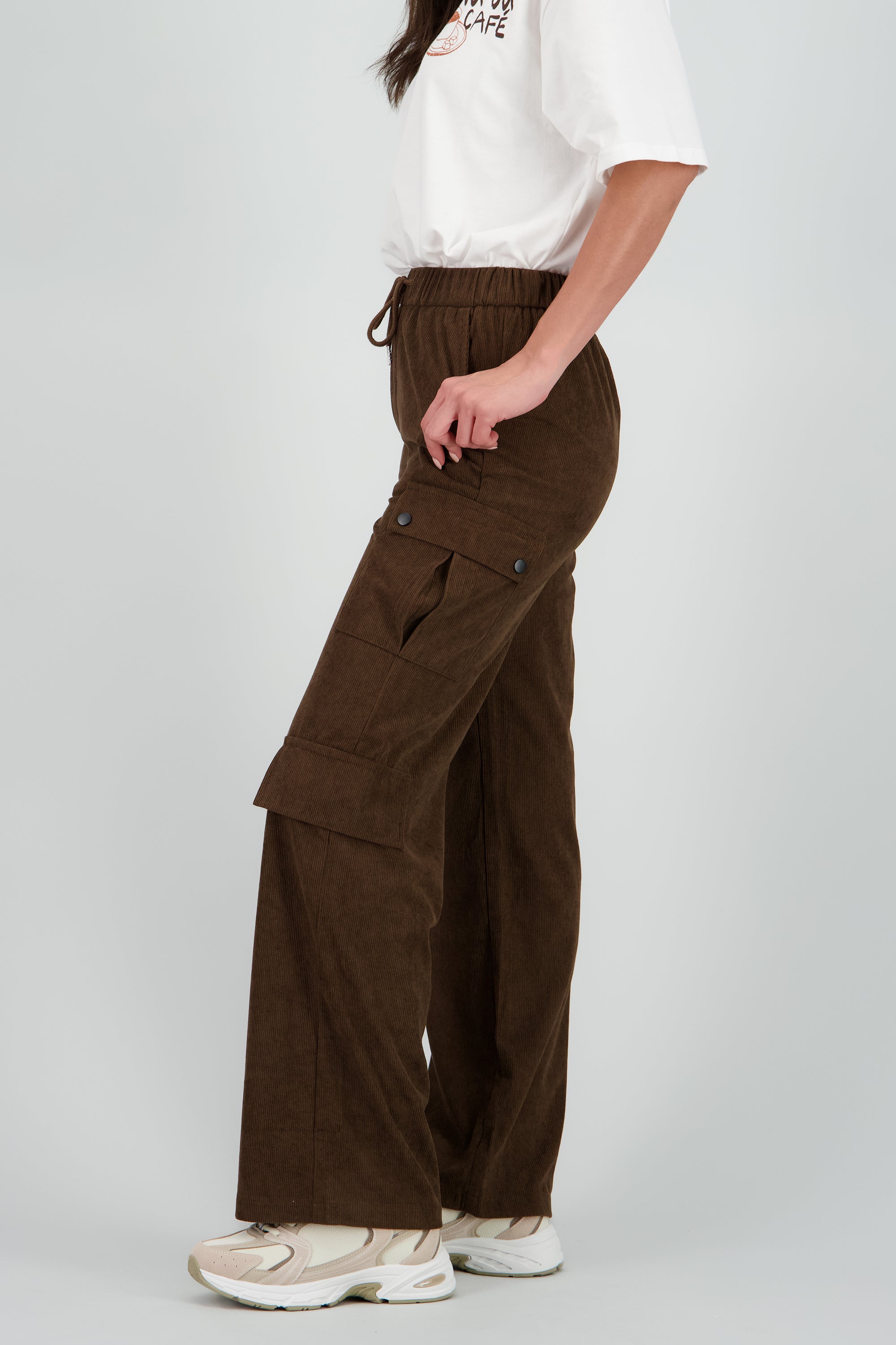 Pantalon recto detalle jareta CHOCOLATE
