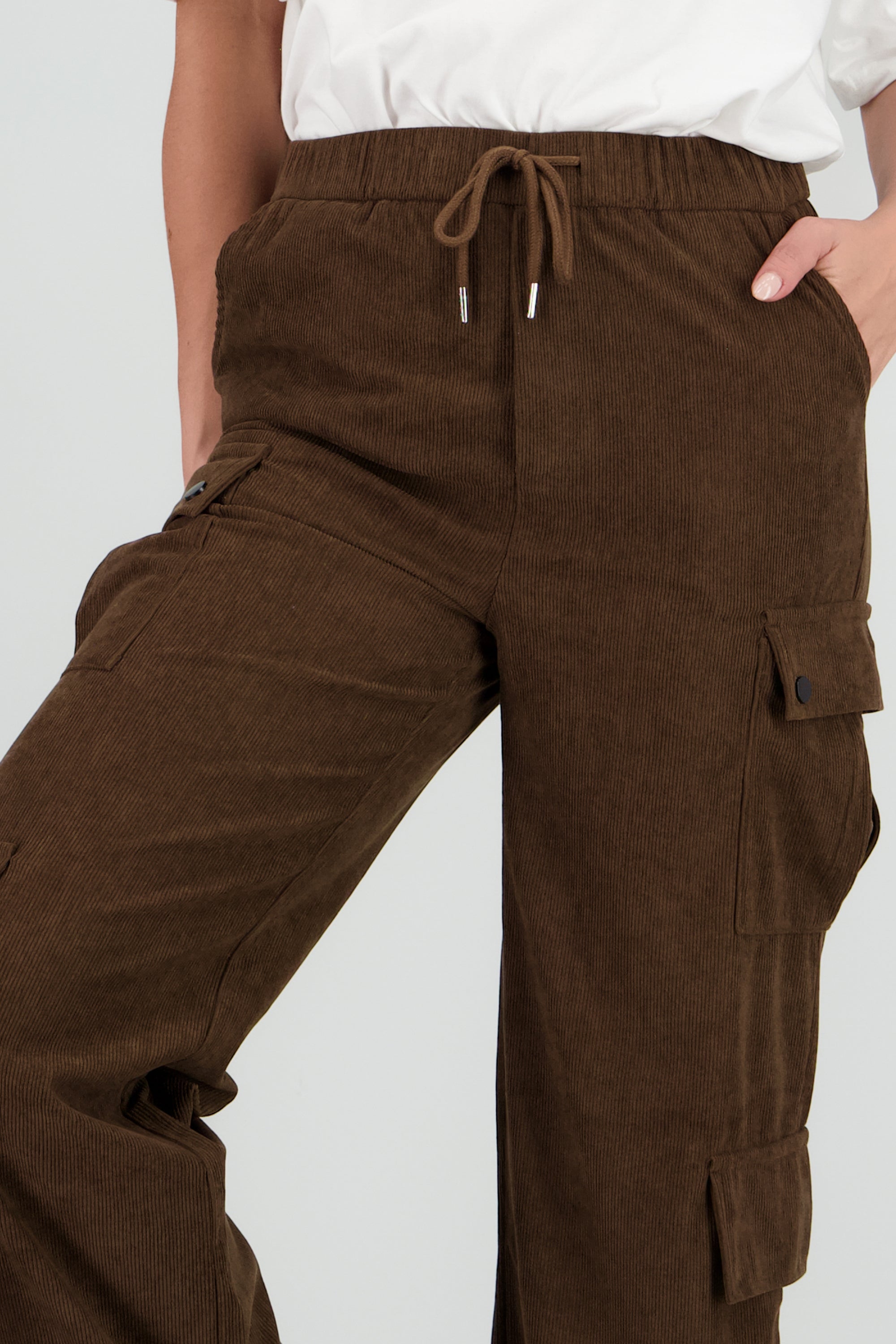 Pantalon recto detalle jareta CHOCOLATE