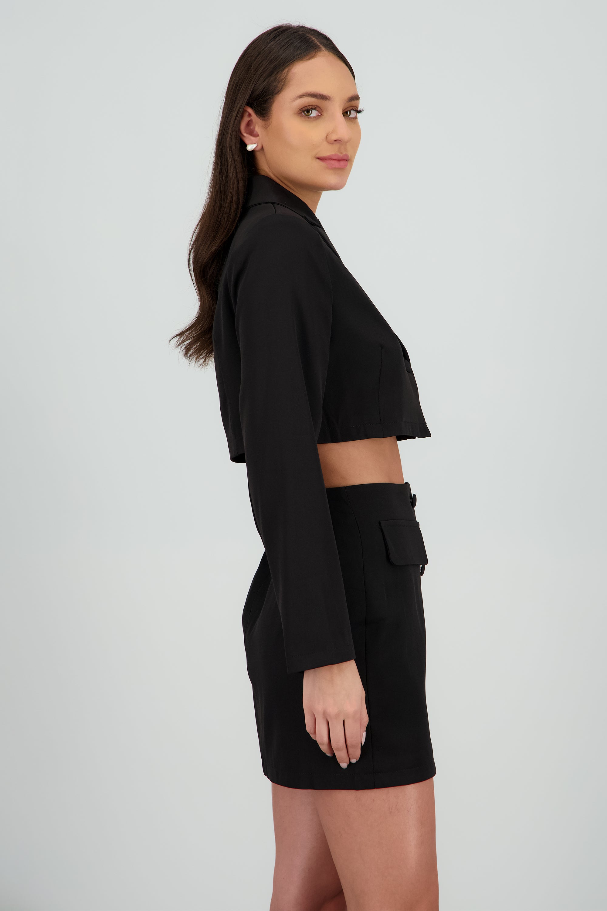 Saco crop manga larga solapa NEGRO