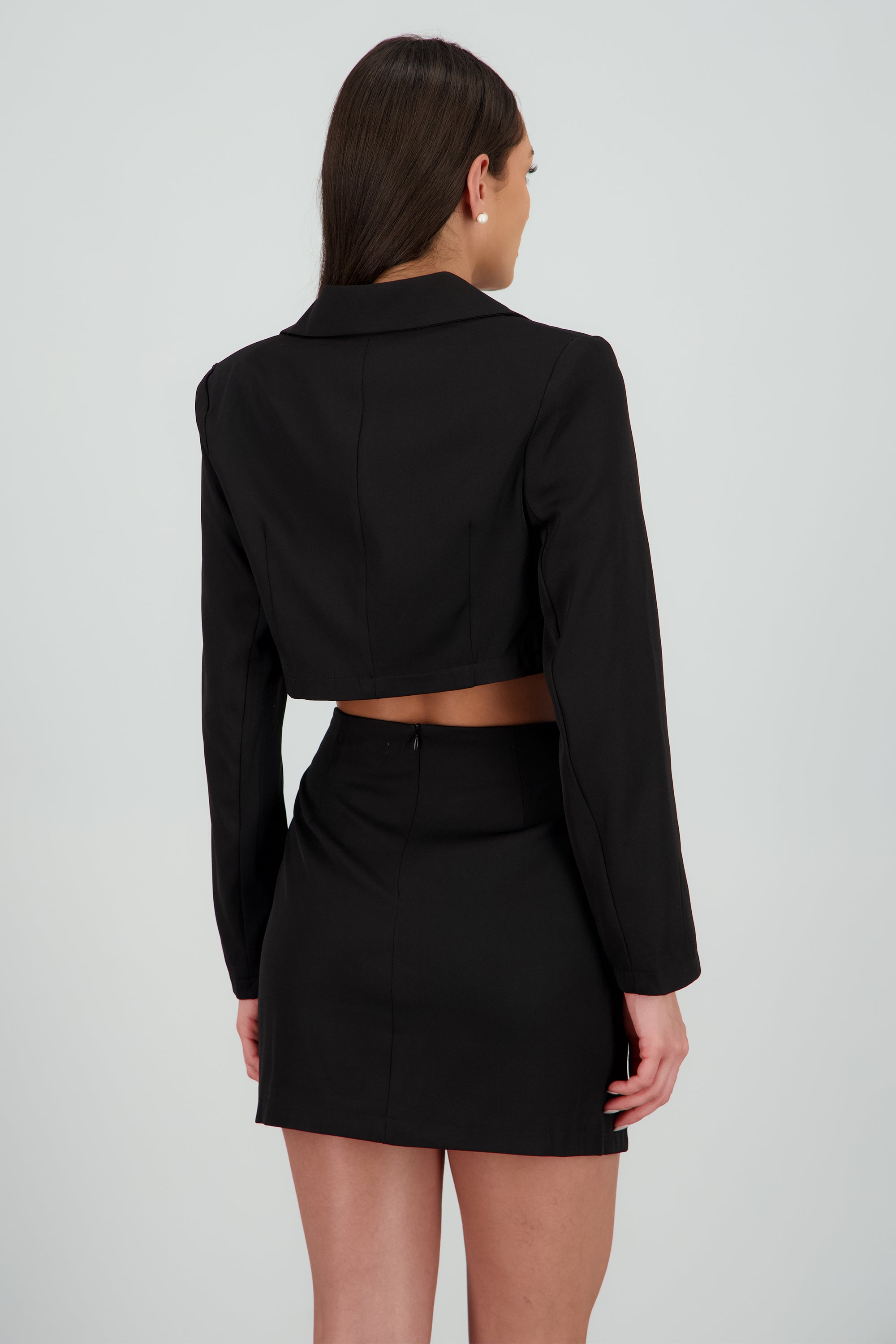 Saco crop manga larga solapa NEGRO