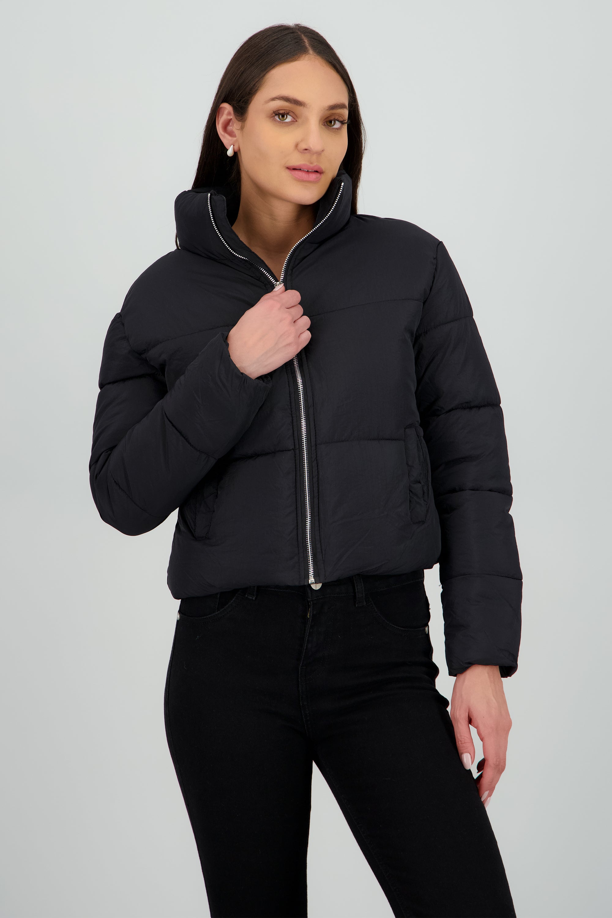 Chamarra capitonada detalle cuello NEGRO
